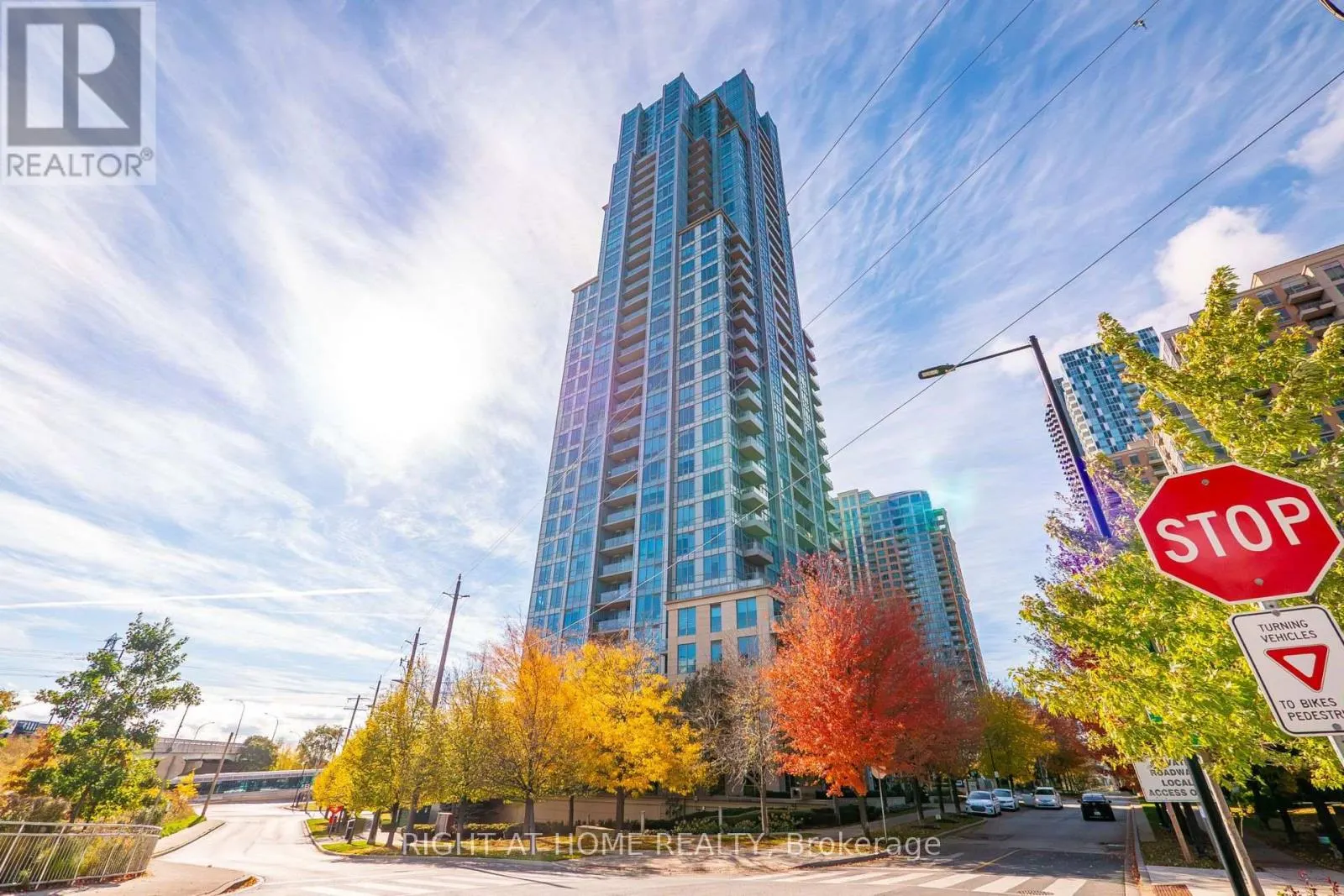 2301 - 15 VIKING LANE