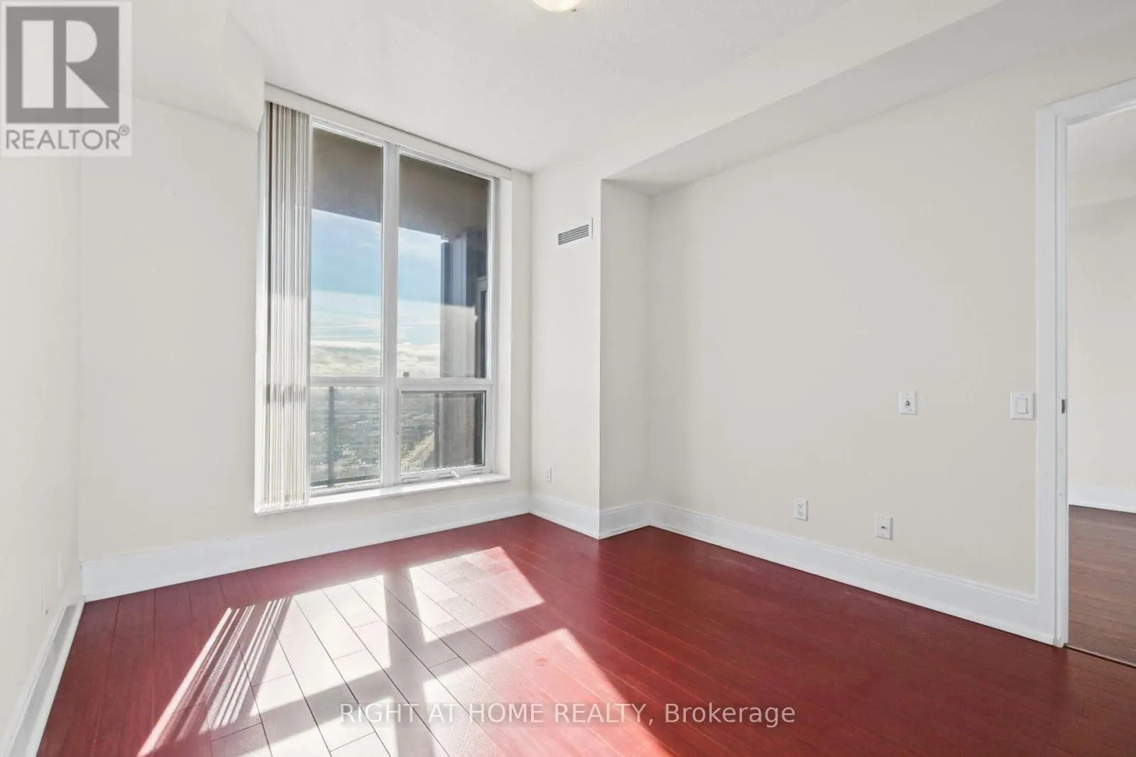 2301 - 15 VIKING LANE