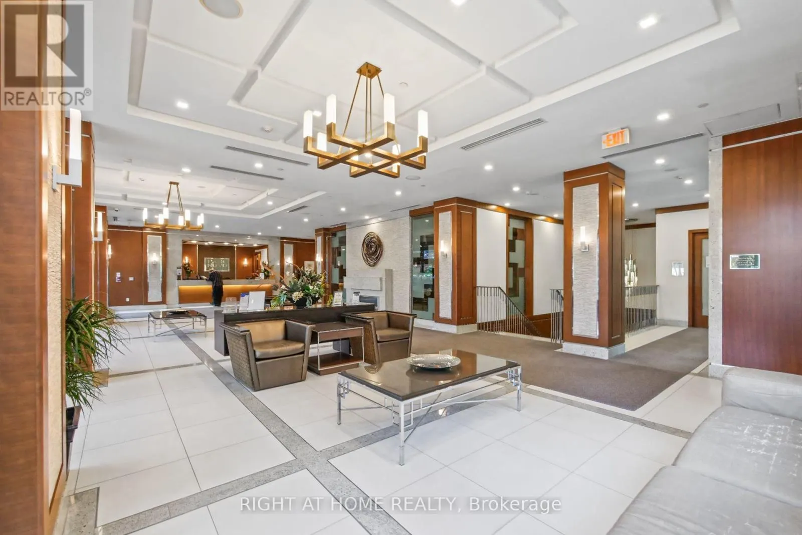 2301 - 15 VIKING LANE