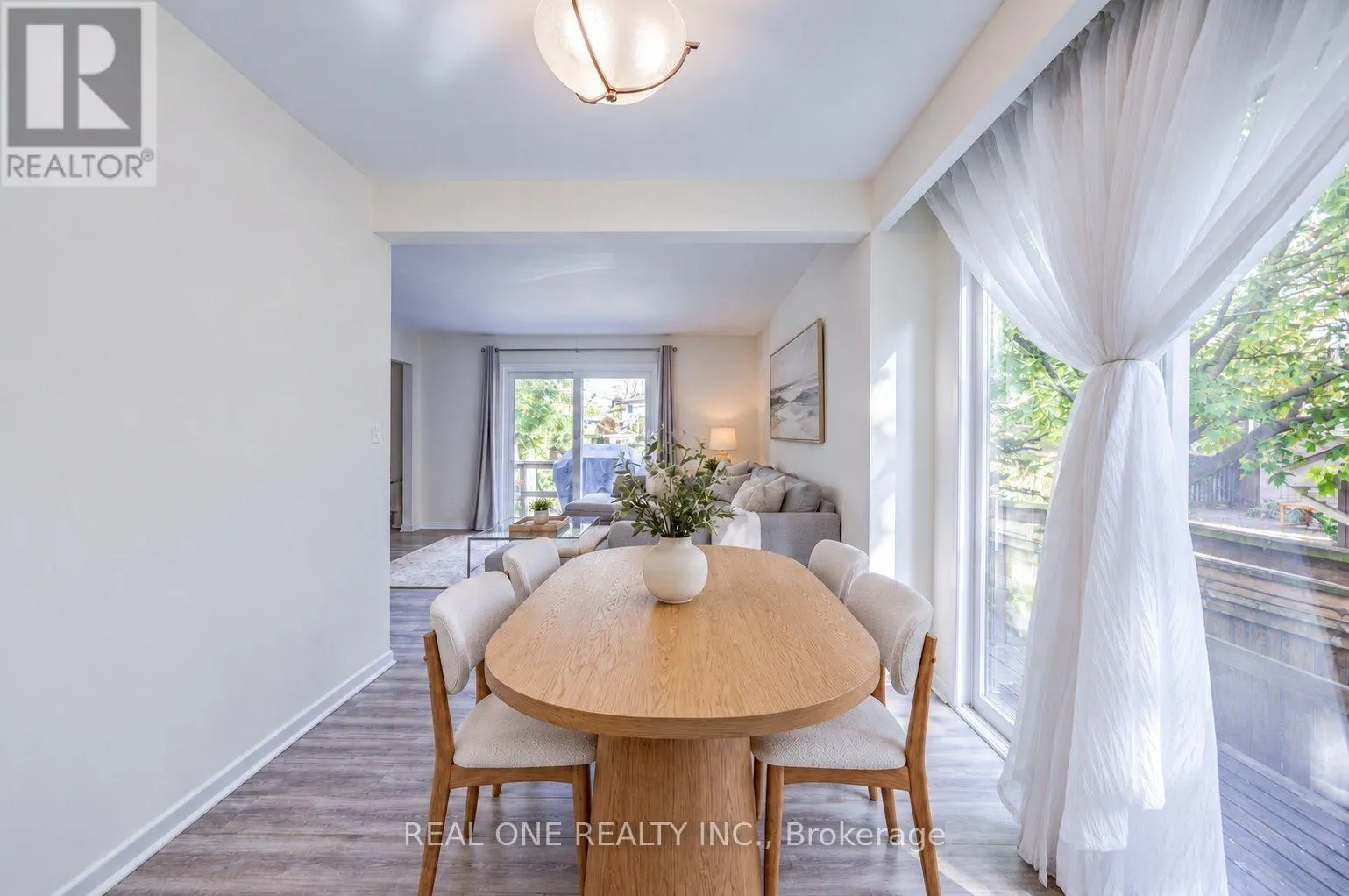 401 SWINBURNE ROAD