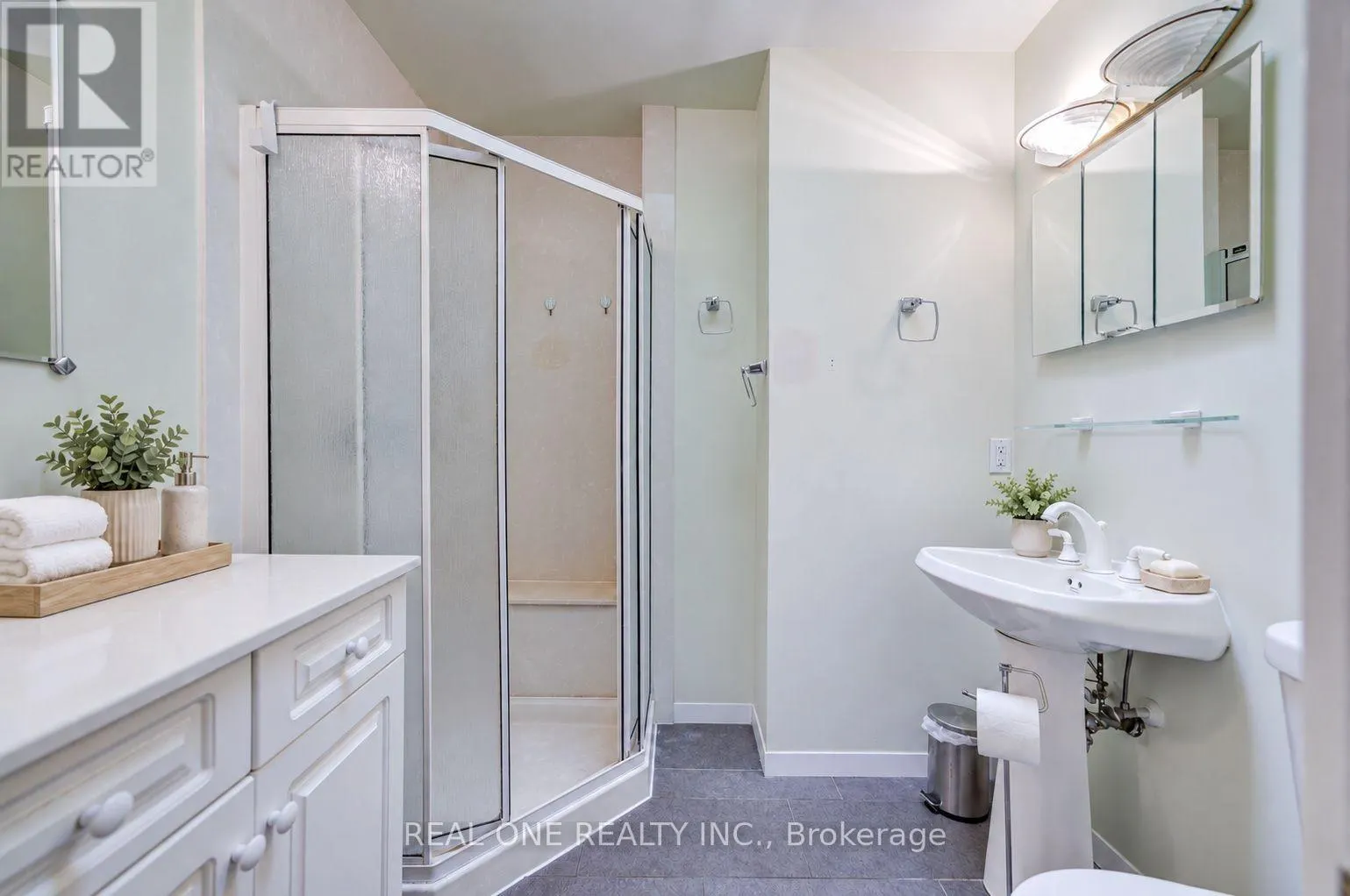 401 SWINBURNE ROAD