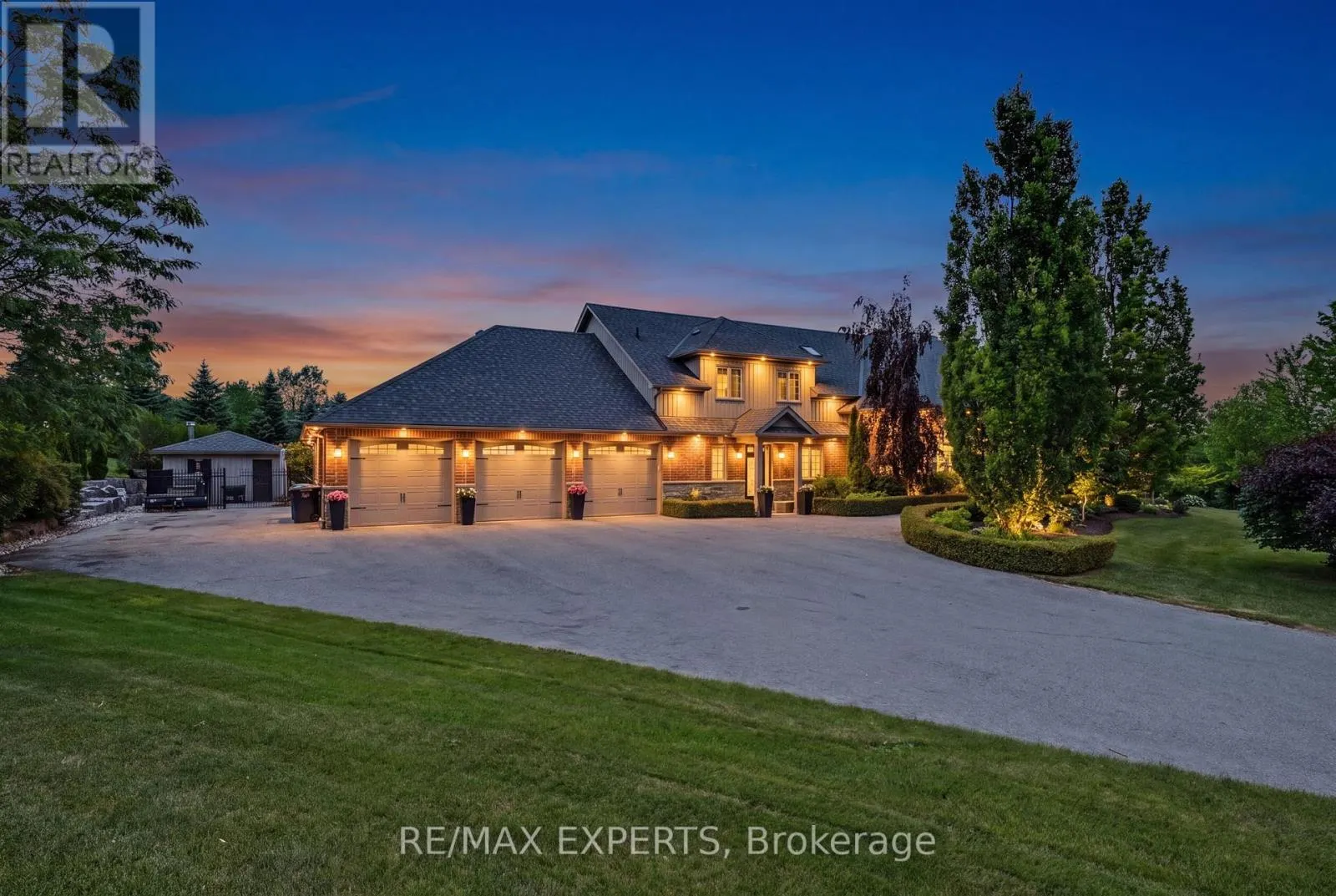 4 WOODLOT COURT