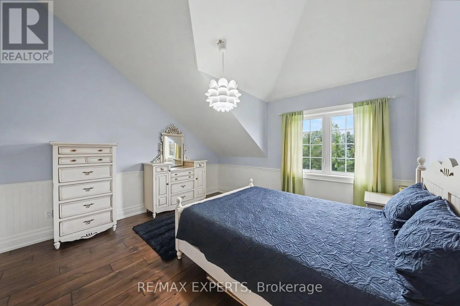 4 WOODLOT COURT