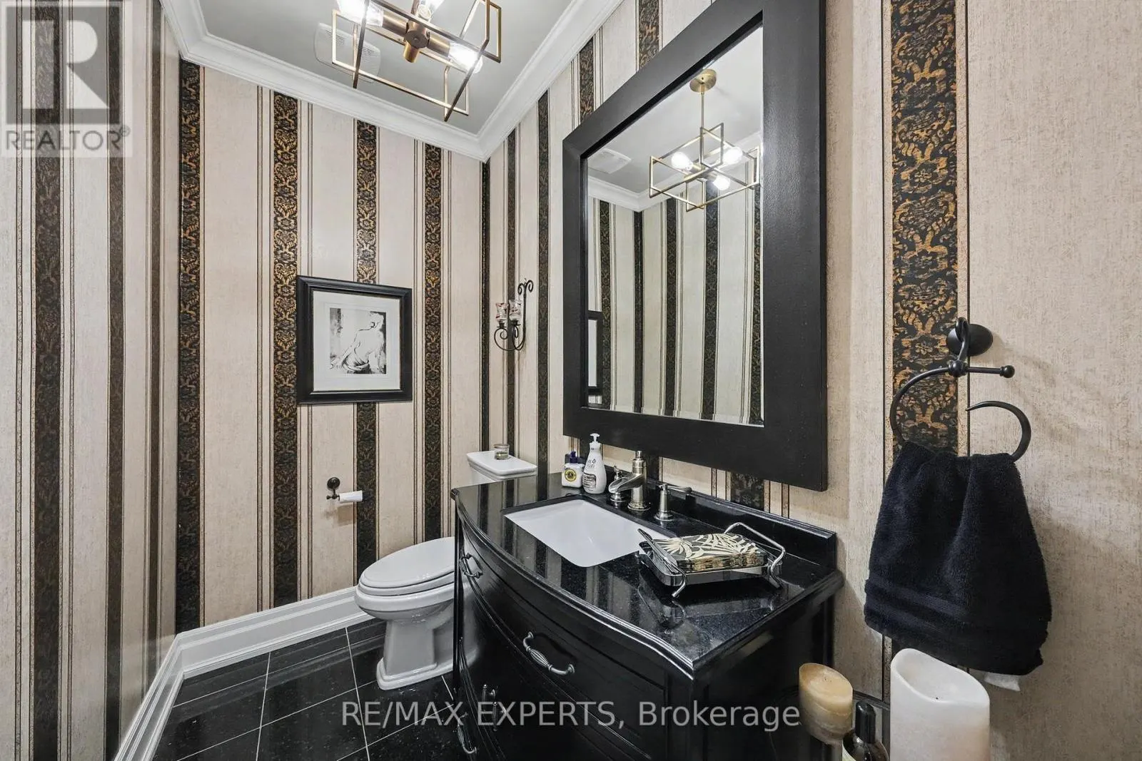 4 WOODLOT COURT