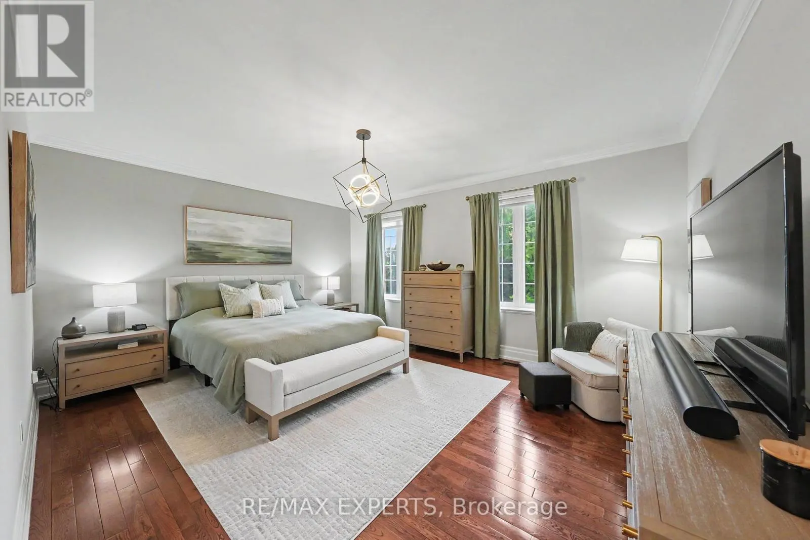 4 WOODLOT COURT