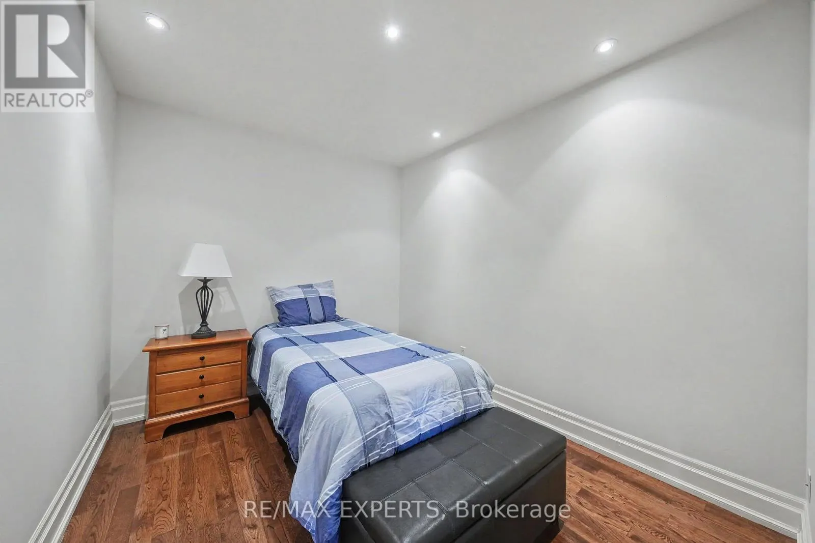 4 WOODLOT COURT