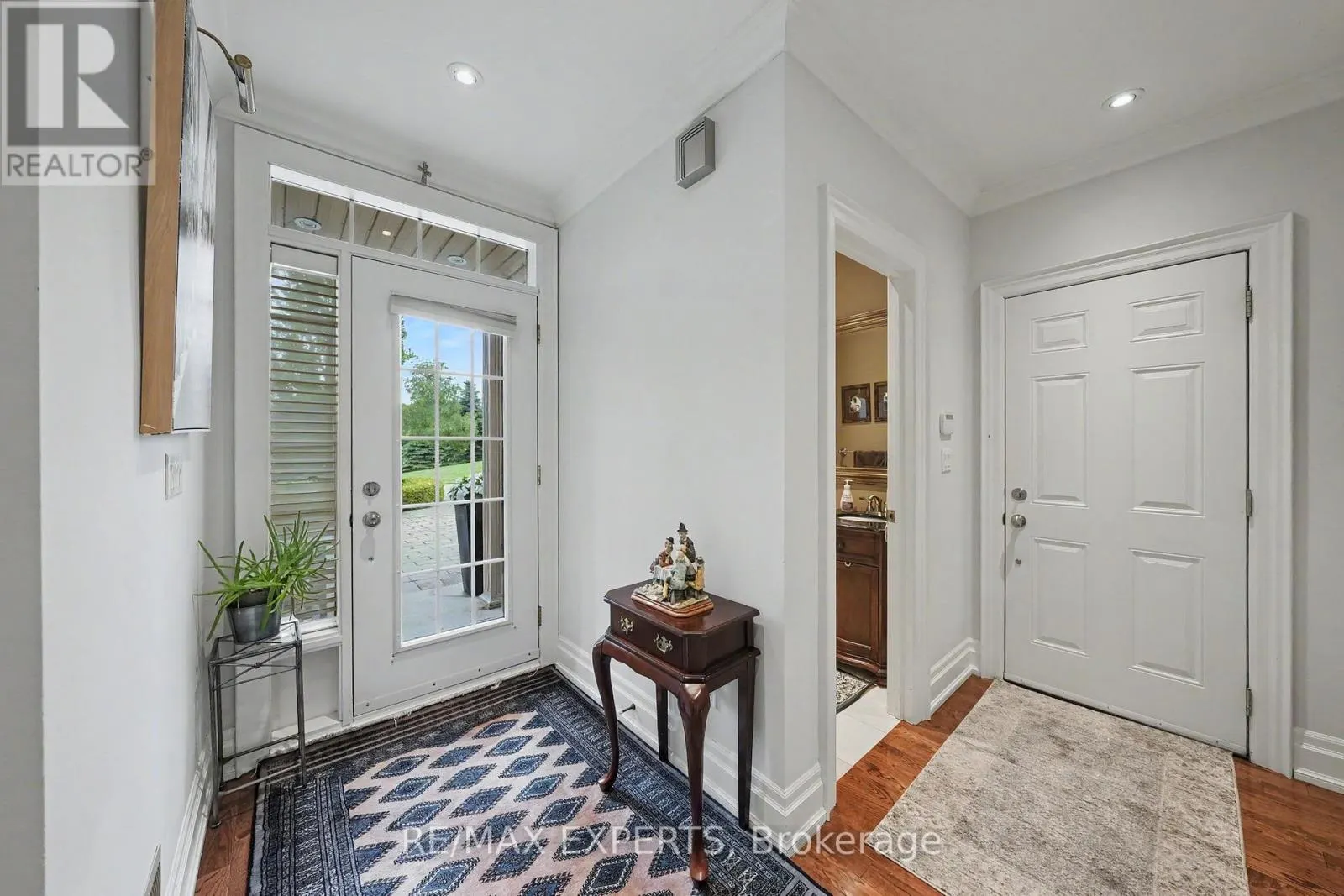 4 WOODLOT COURT