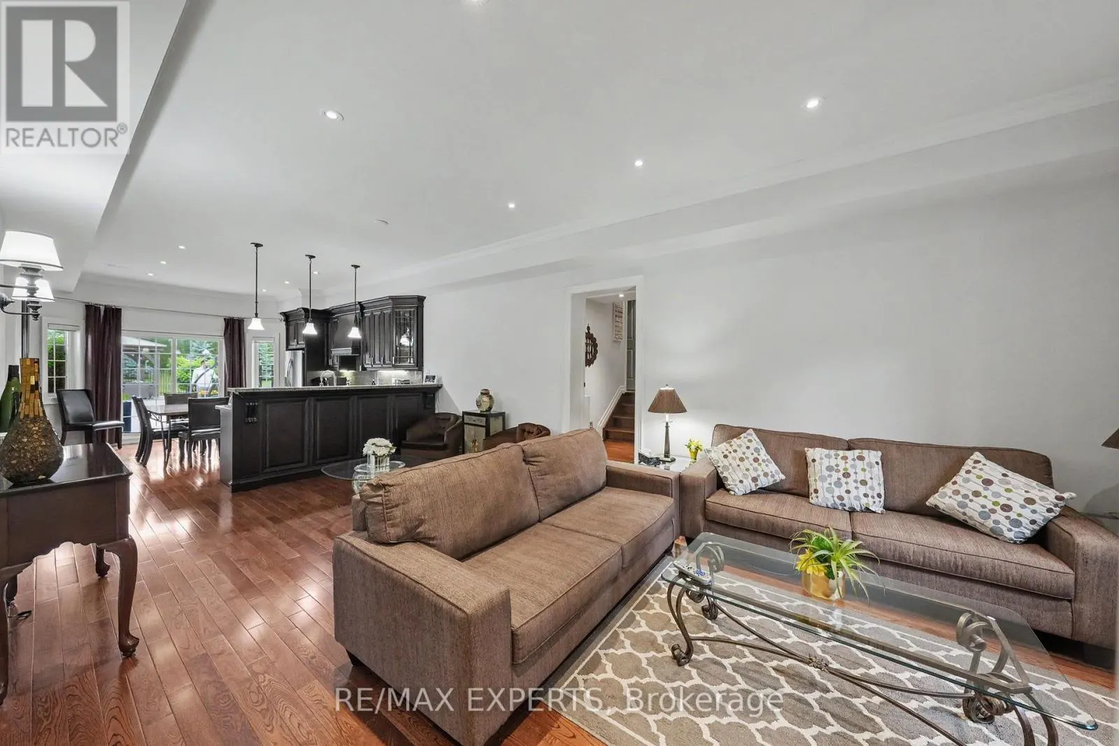 4 WOODLOT COURT