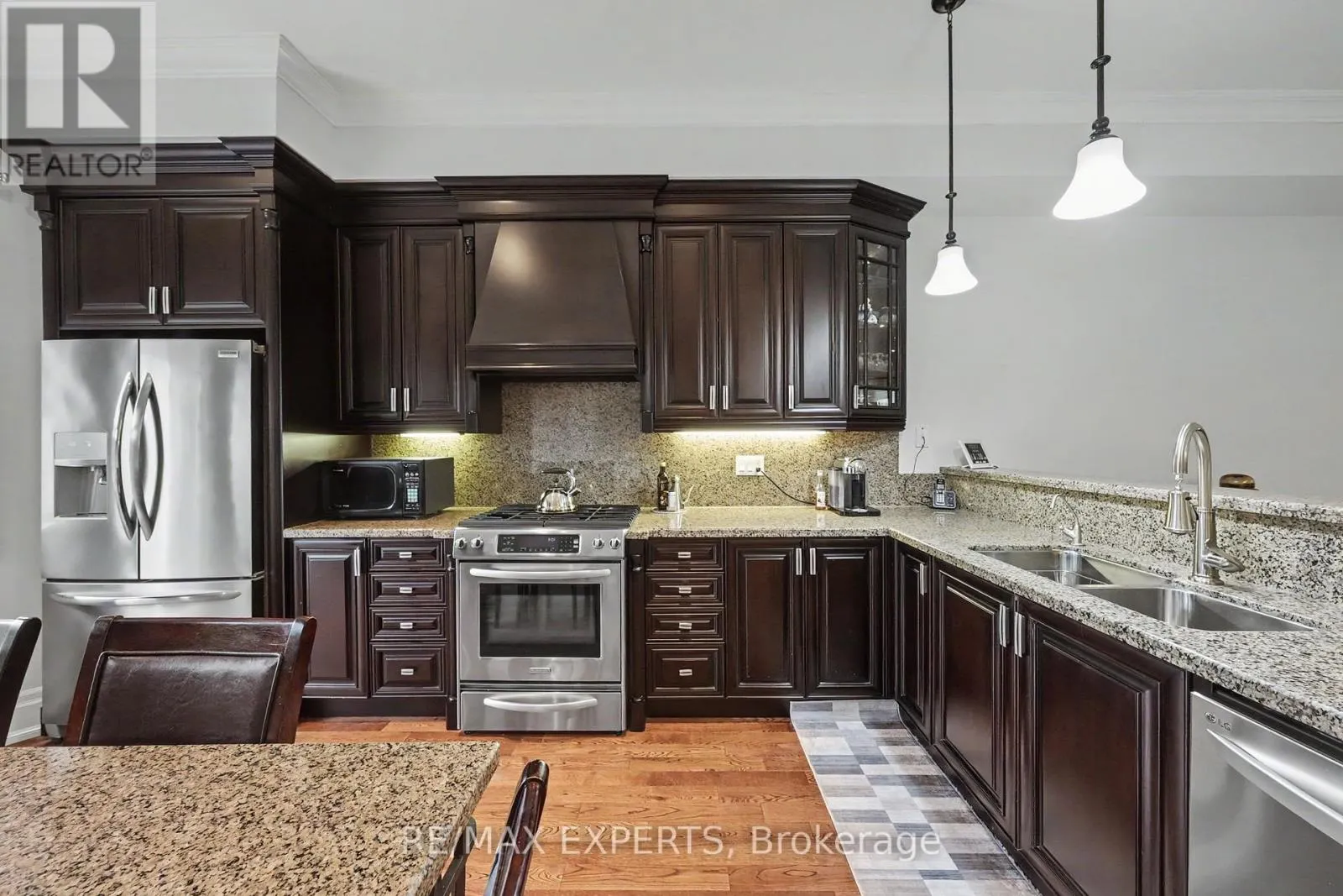 4 WOODLOT COURT