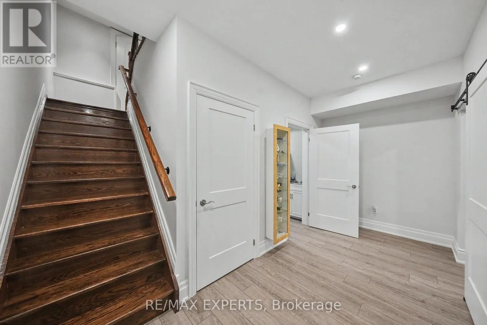 4 WOODLOT COURT