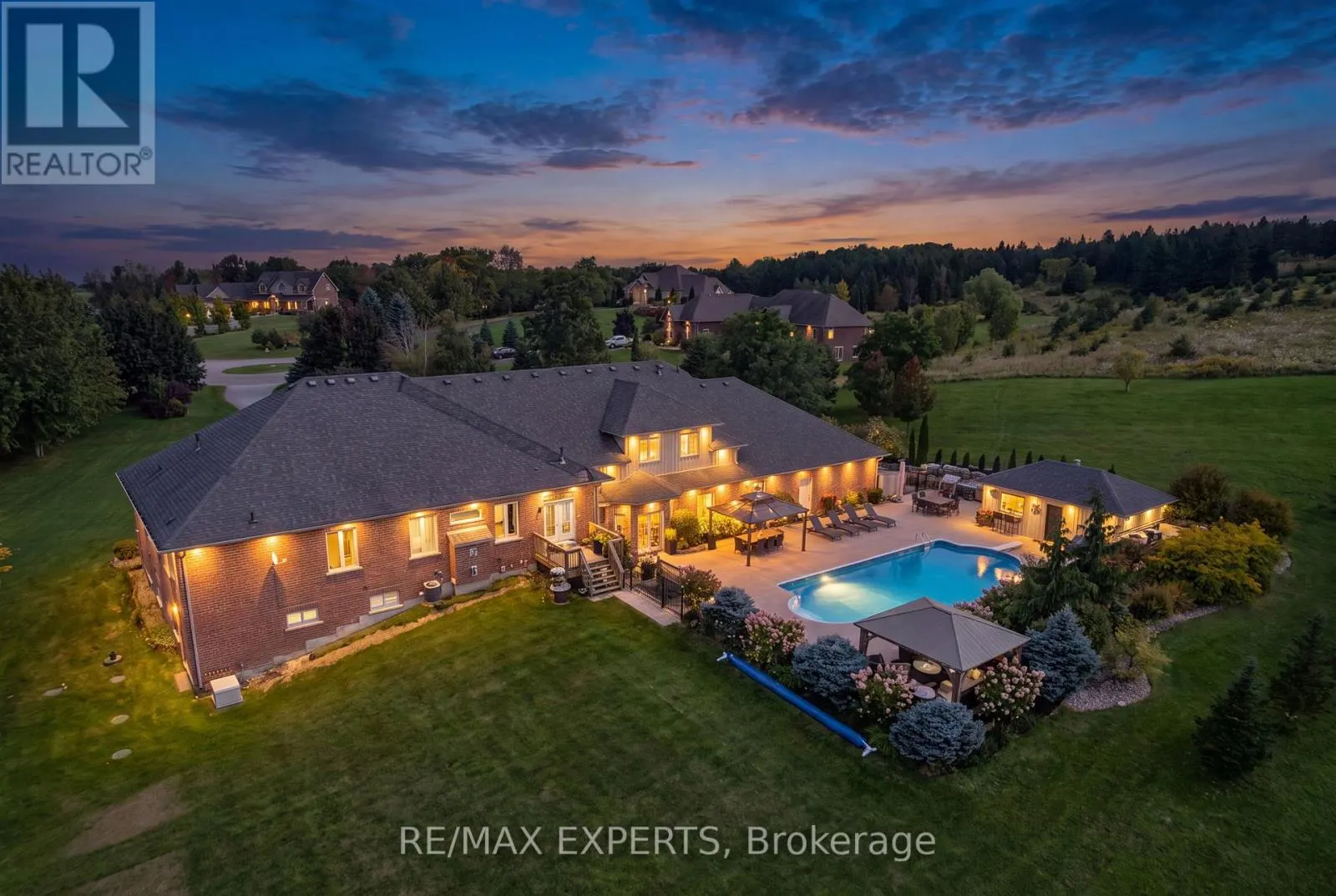 4 WOODLOT COURT