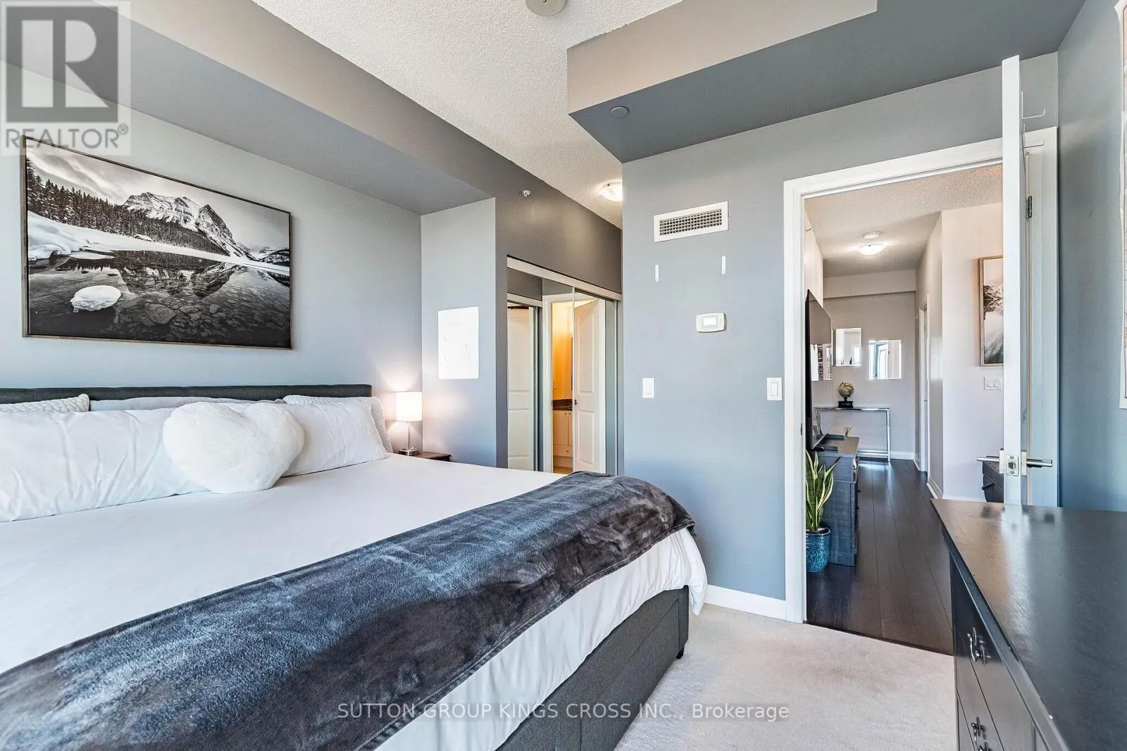904 - 55 EGLINTON AVENUE W