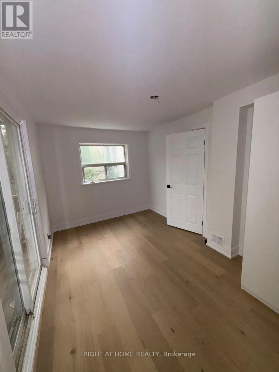 202 - 2245 DUNDAS STREET W