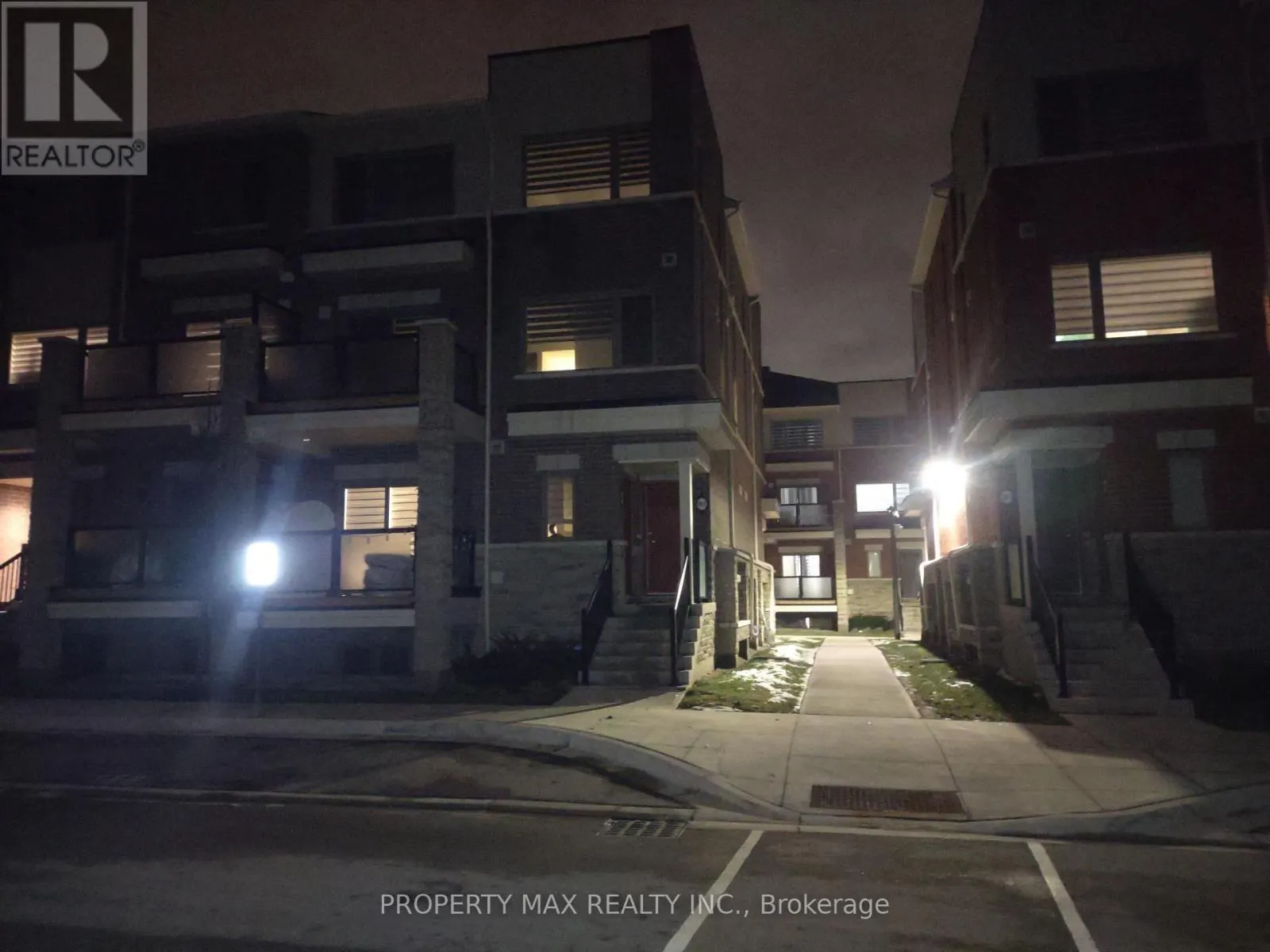 12 - 240 LAGERFELD DRIVE