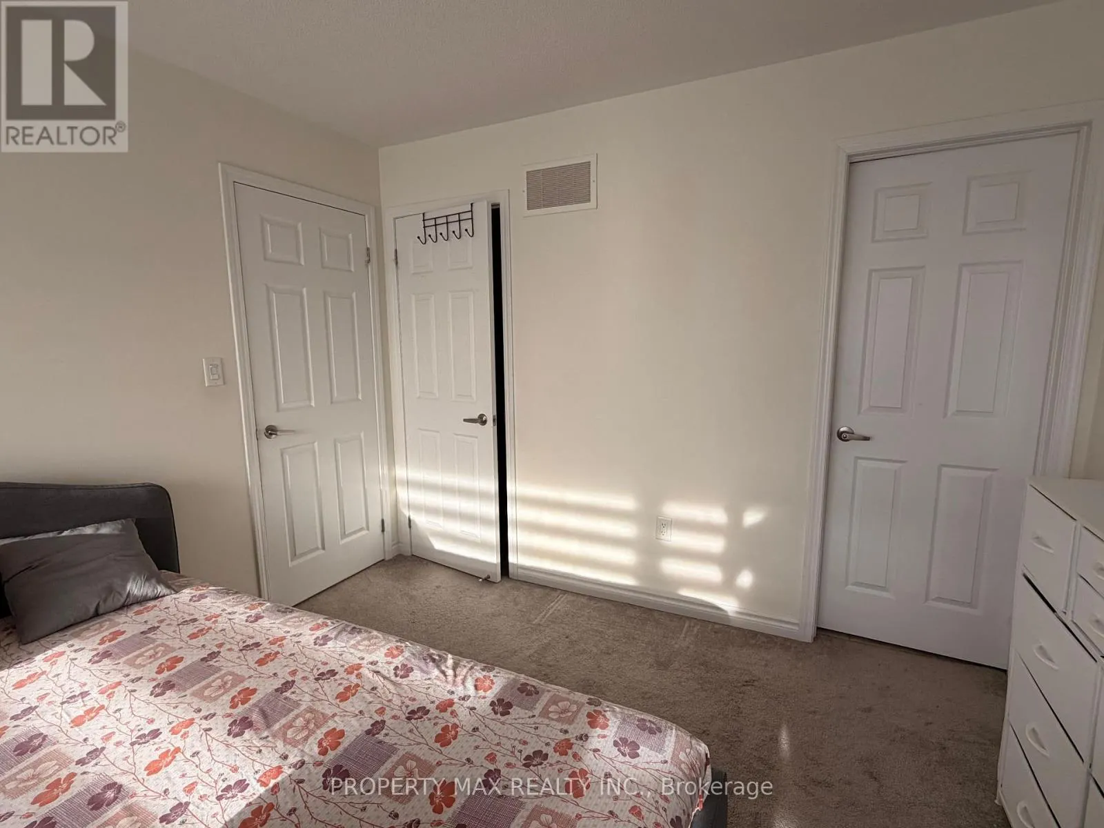 12 - 240 LAGERFELD DRIVE