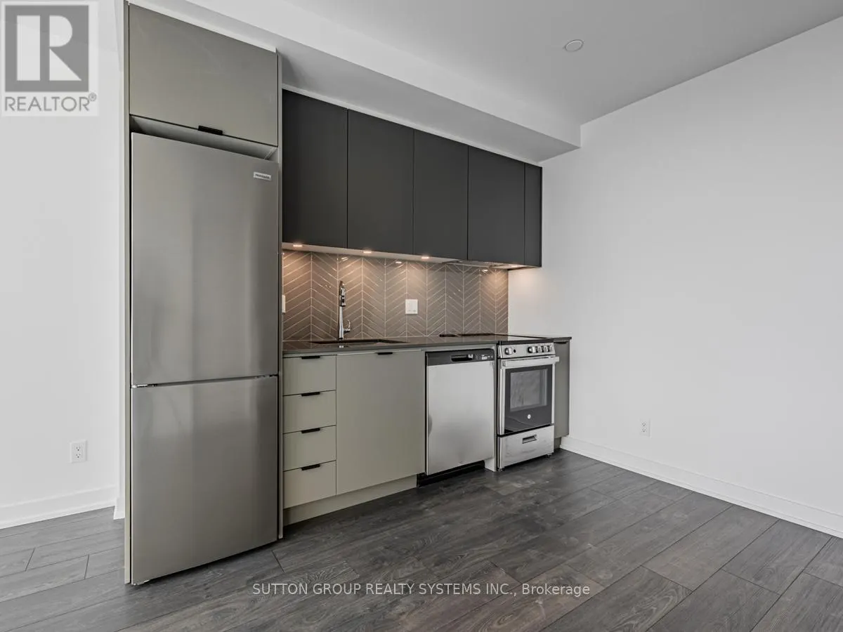 707 - 57 BROCK AVENUE