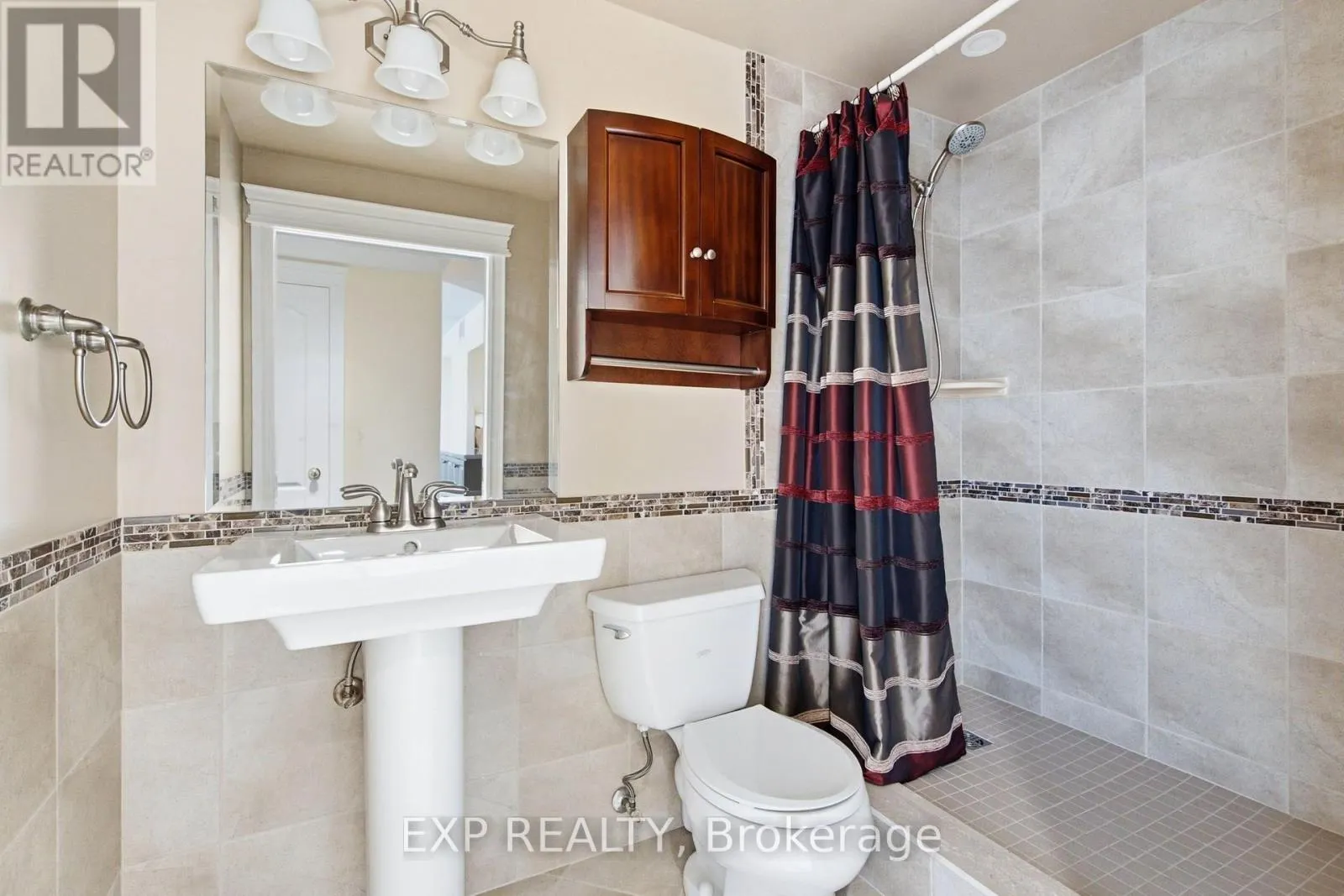 302 - 1903 PILGRIMS WAY