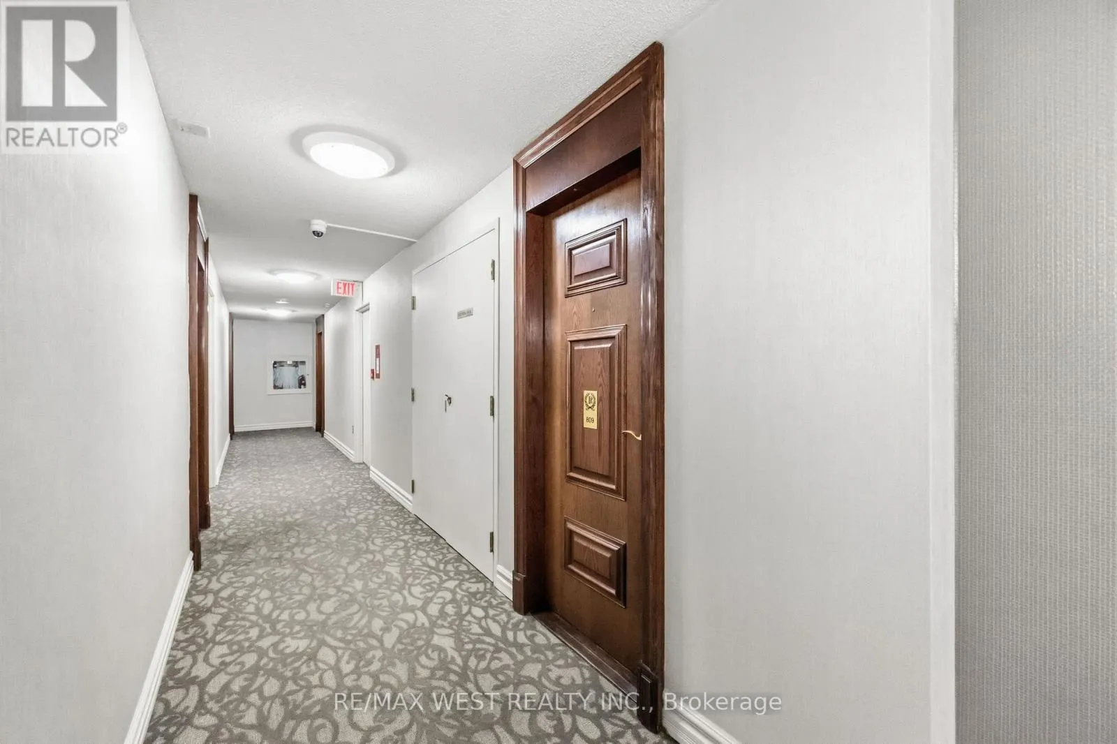 809 - 15 MICHAEL POWER PLACE