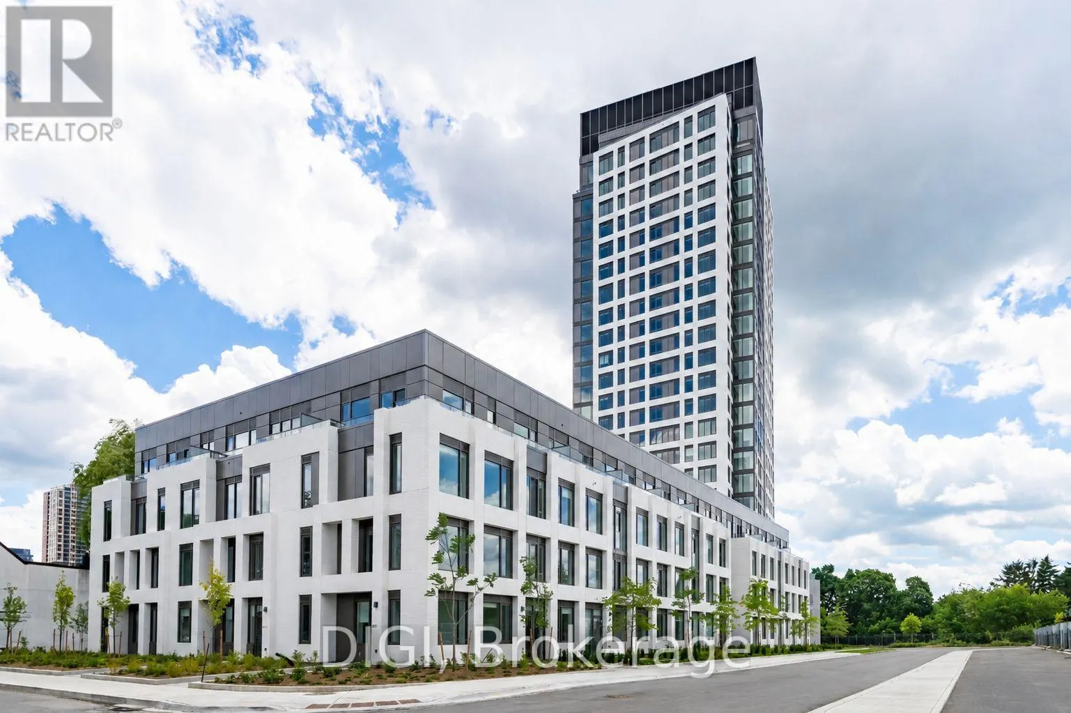 E338 - 485 PERTH AVENUE