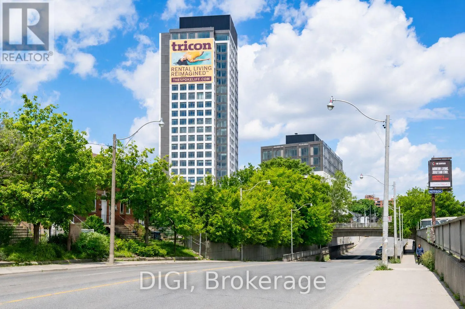E338 - 485 PERTH AVENUE