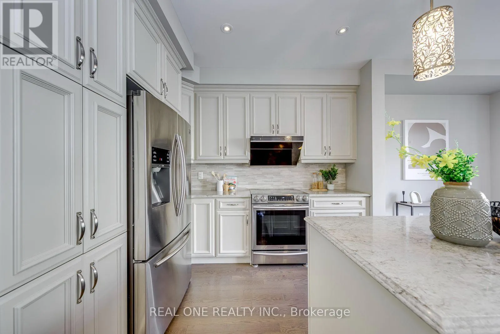 3328 VARDON WAY