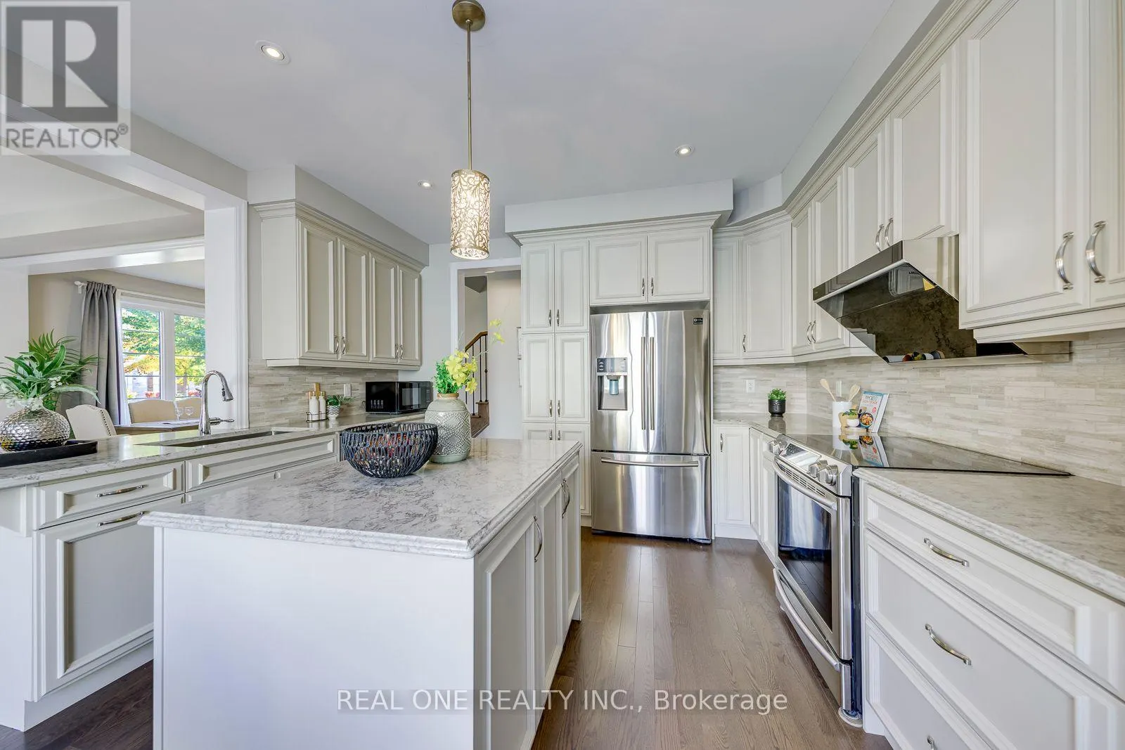 3328 VARDON WAY