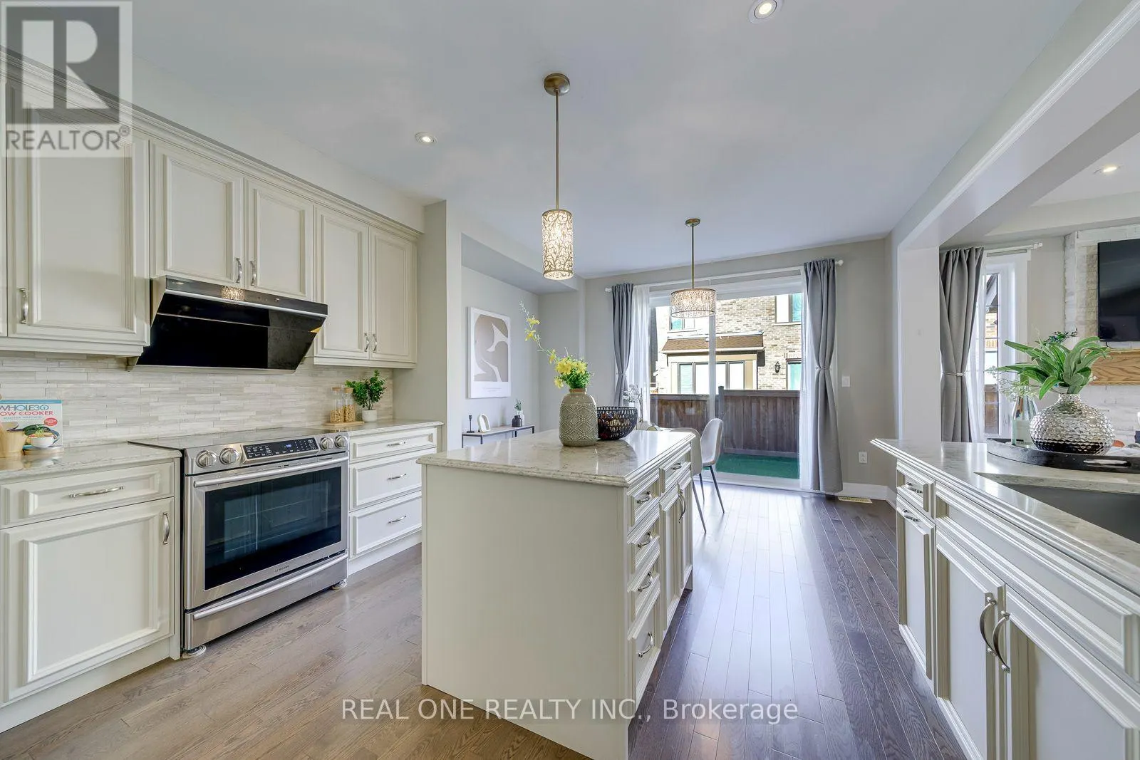 3328 VARDON WAY