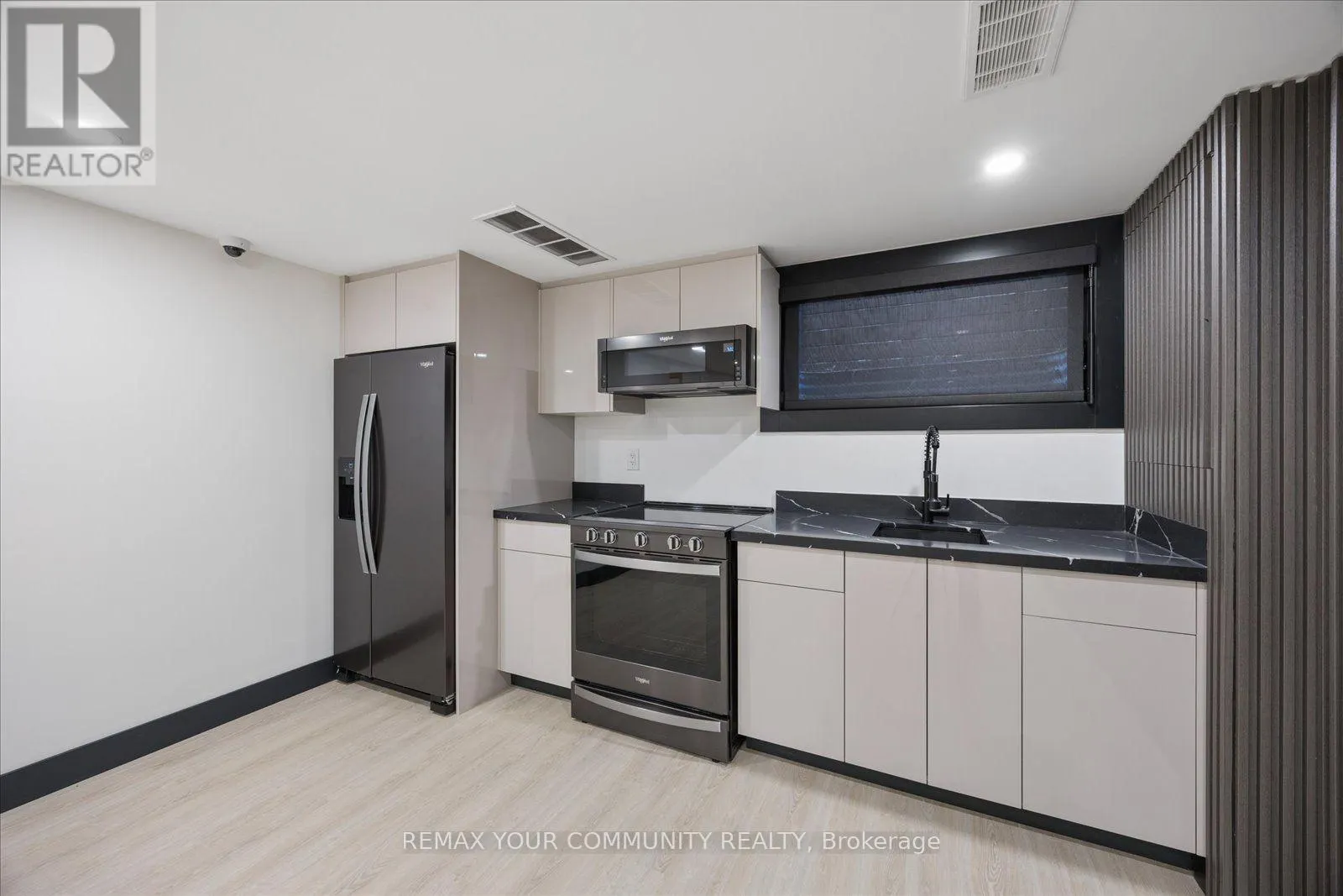 1584 SUNNYCOVE DRIVE