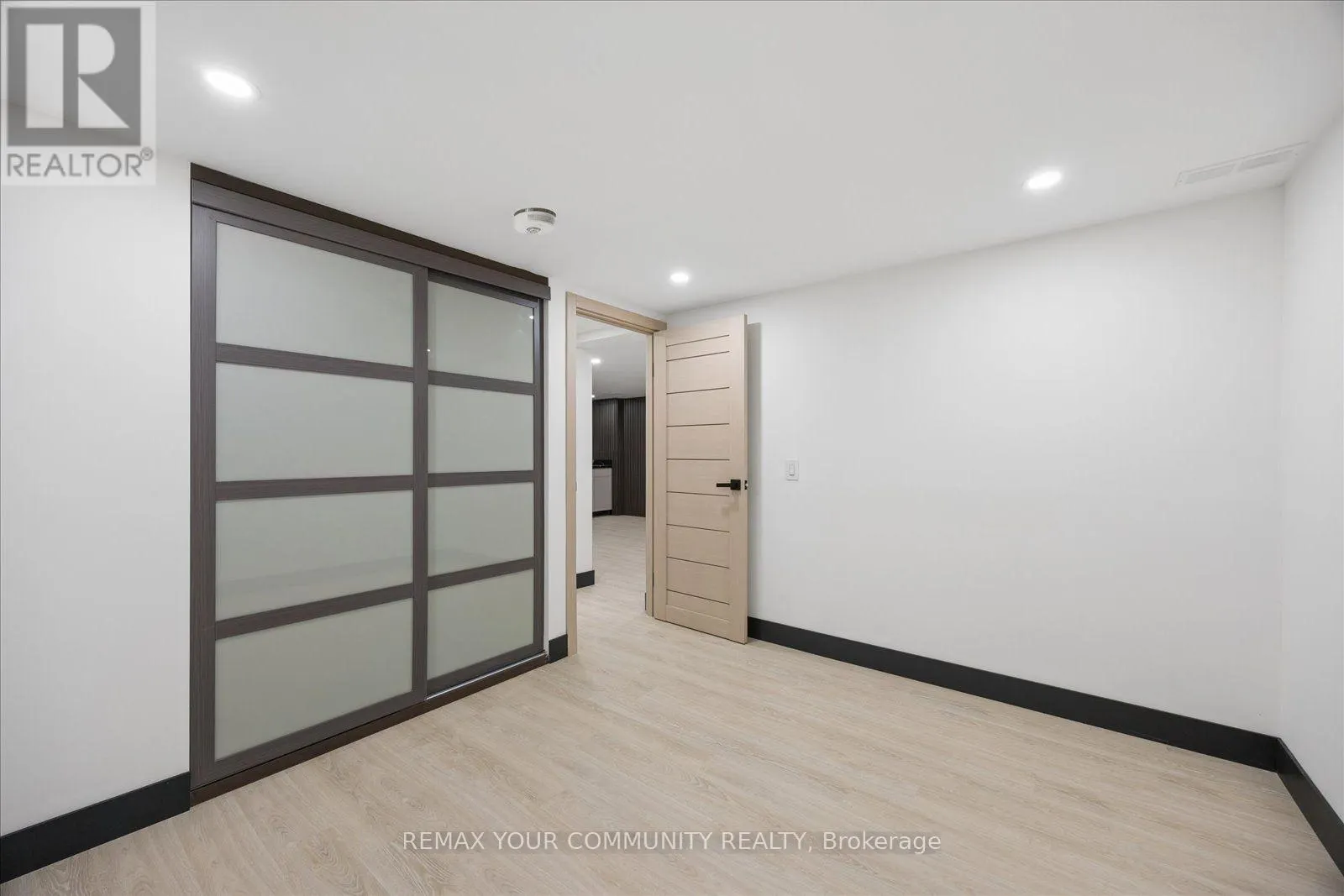 1584 SUNNYCOVE DRIVE