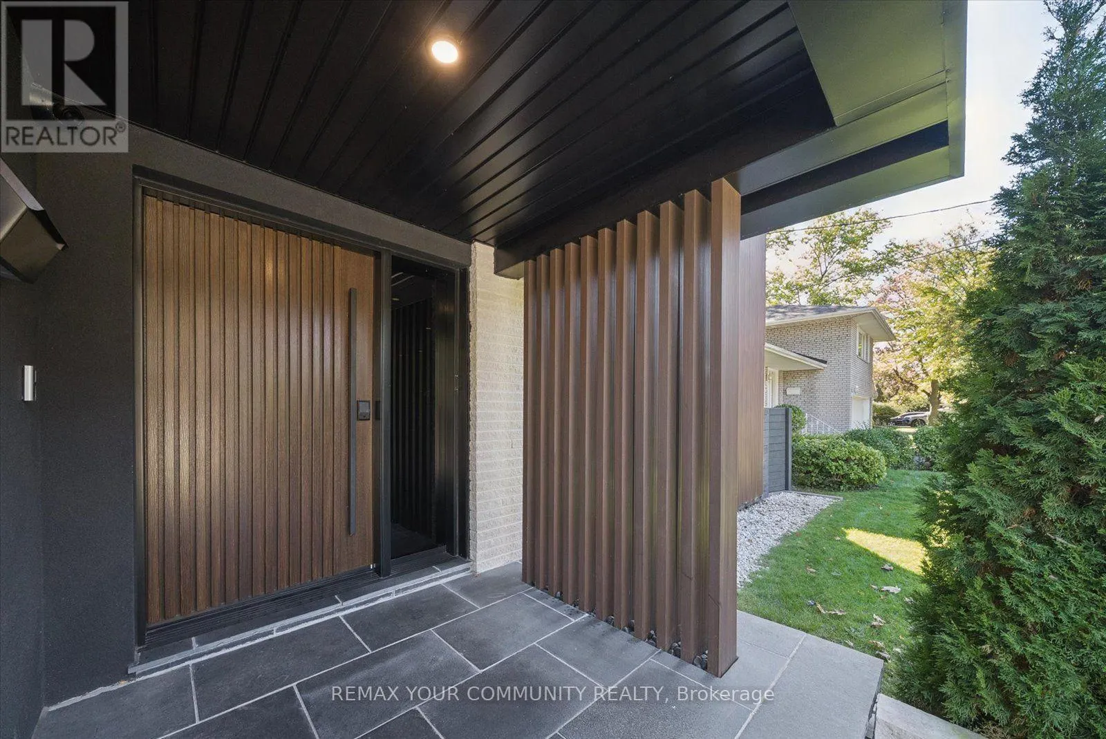 1584 SUNNYCOVE DRIVE