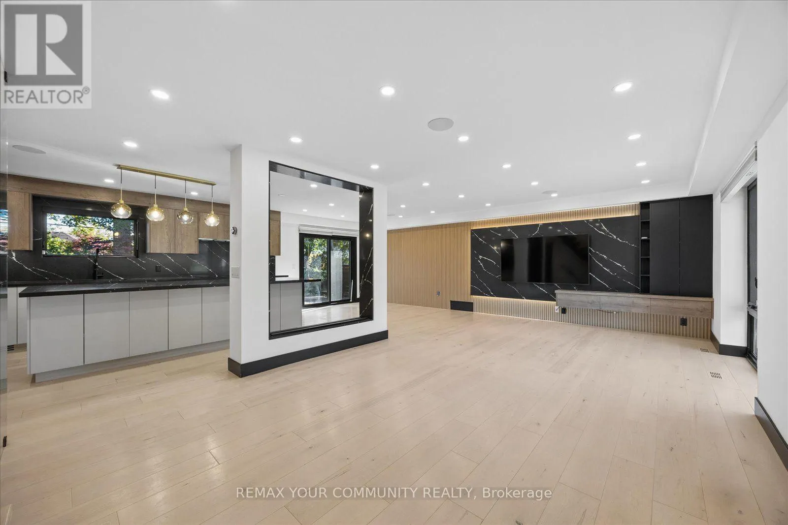1584 SUNNYCOVE DRIVE