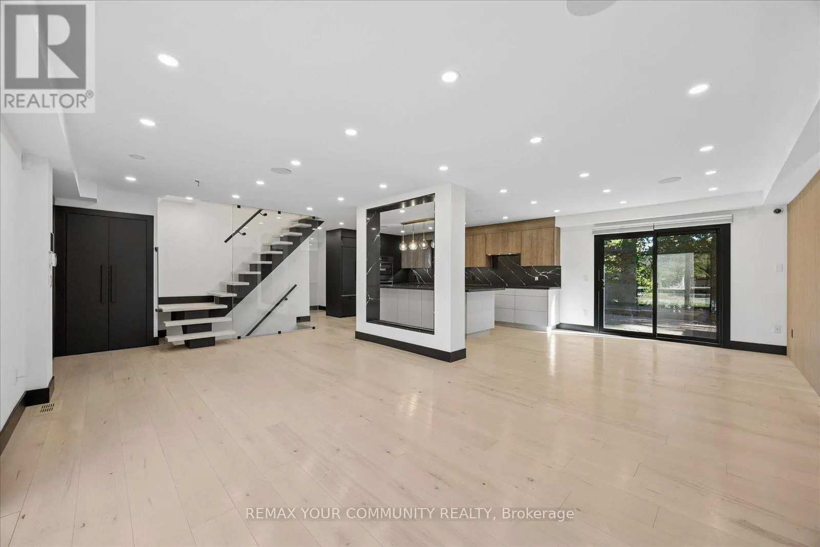 1584 SUNNYCOVE DRIVE