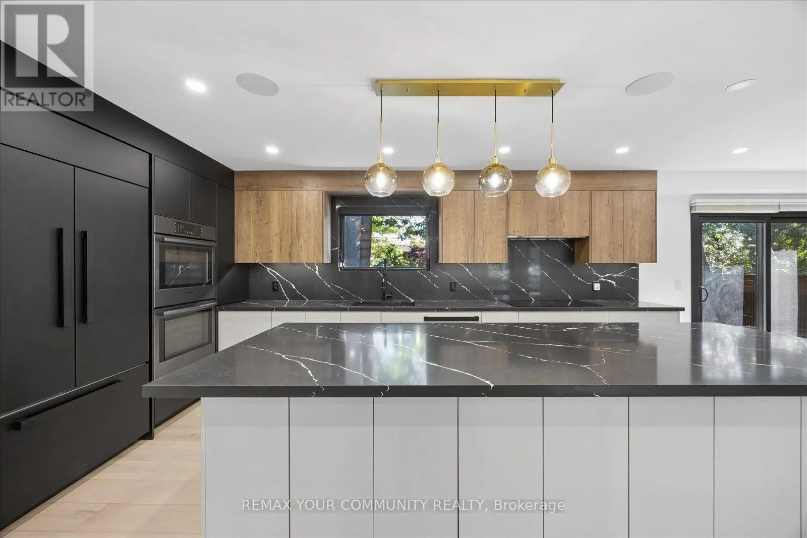 1584 SUNNYCOVE DRIVE
