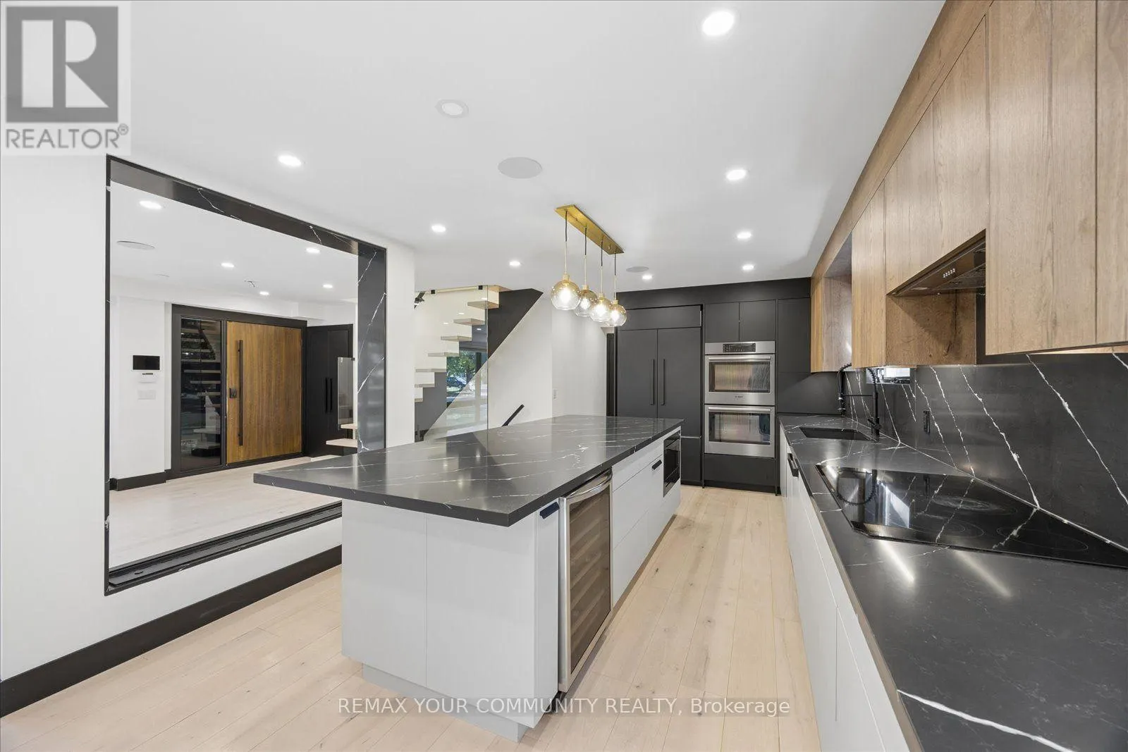 1584 SUNNYCOVE DRIVE