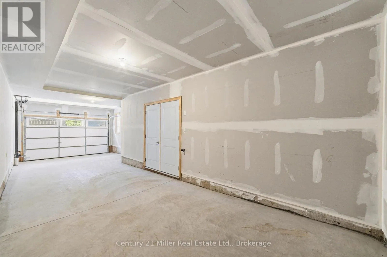 58 - 2150 TRAFALGAR ROAD #58