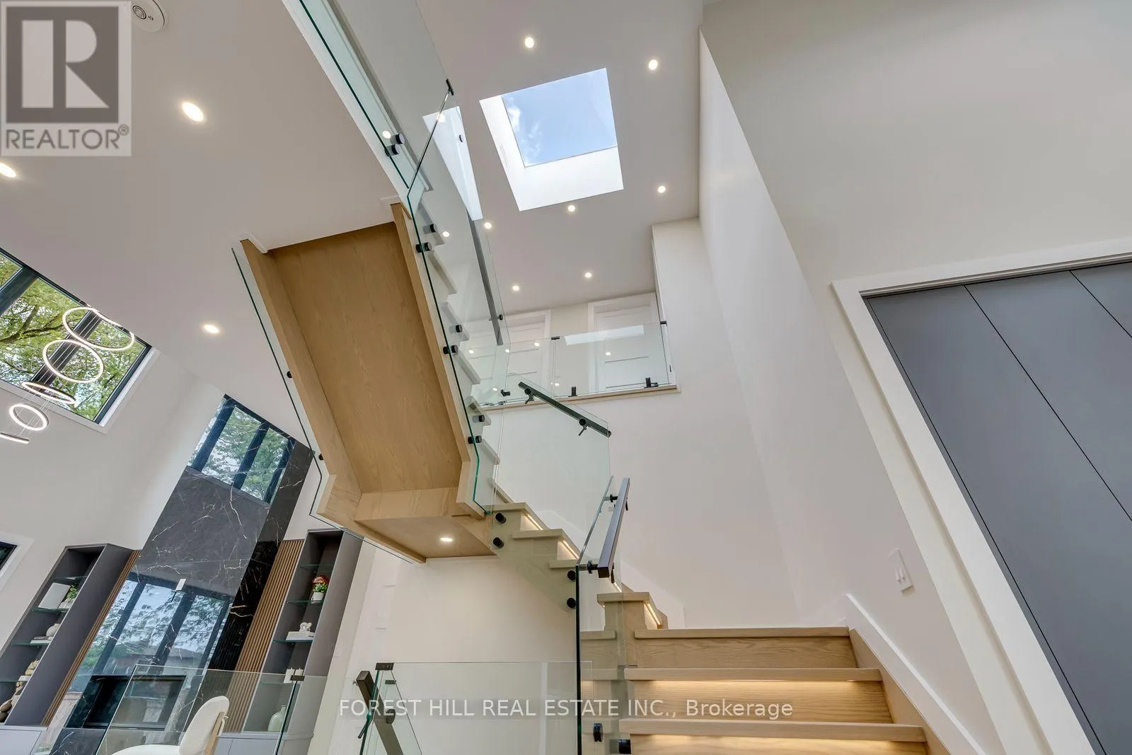369 WADE STREET