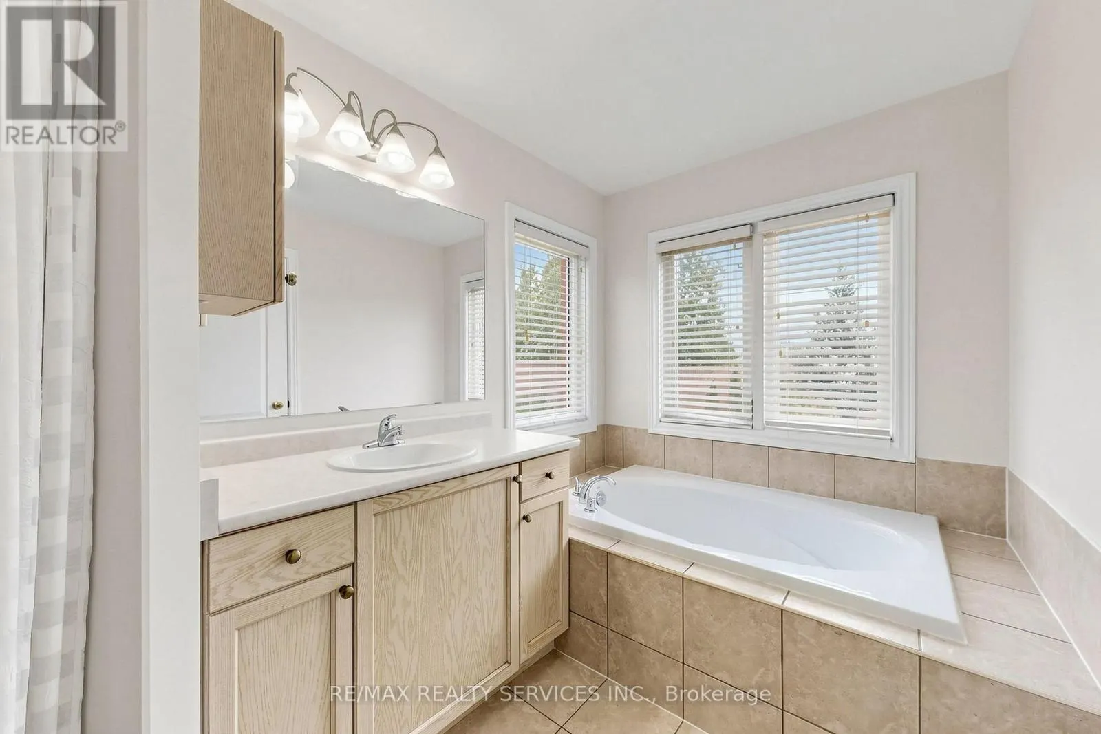 50 ROCKY POINT CRESCENT