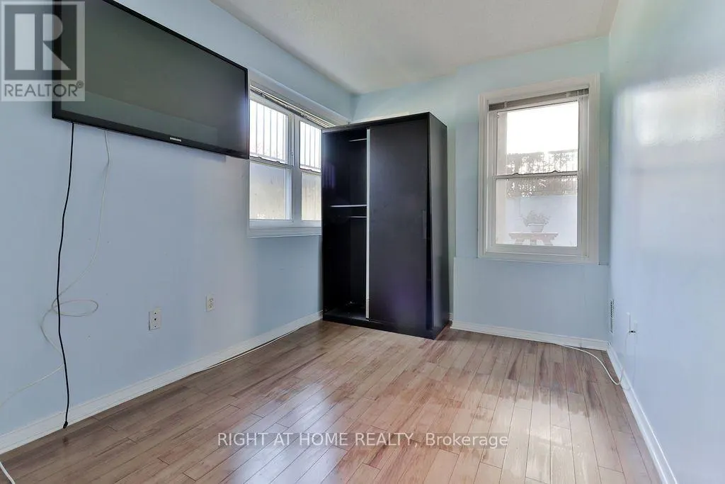 132 - 760 LAWRENCE AVENUE W