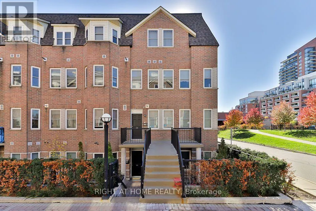 132 - 760 LAWRENCE AVENUE W