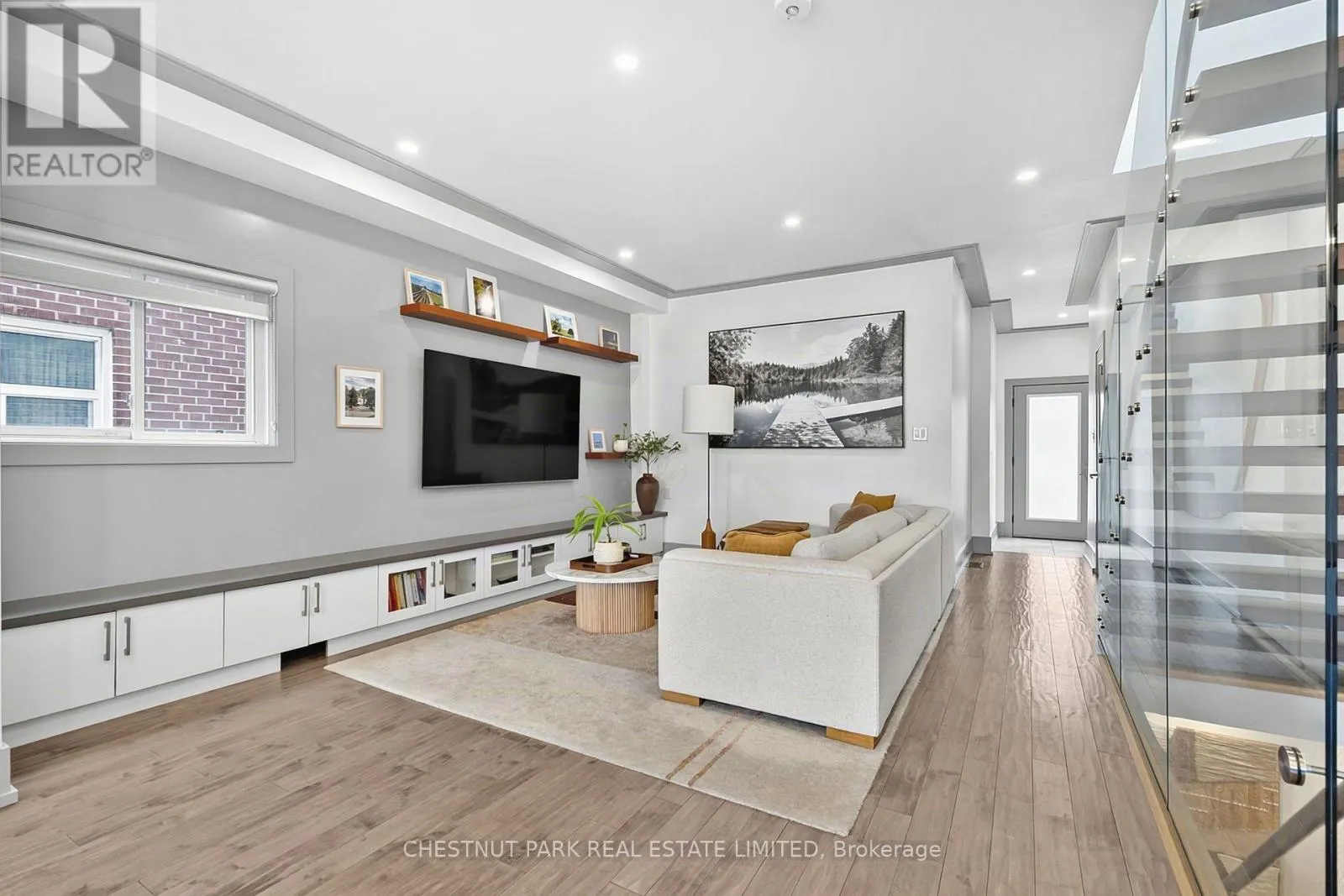 15 NINETEENTH STREET
