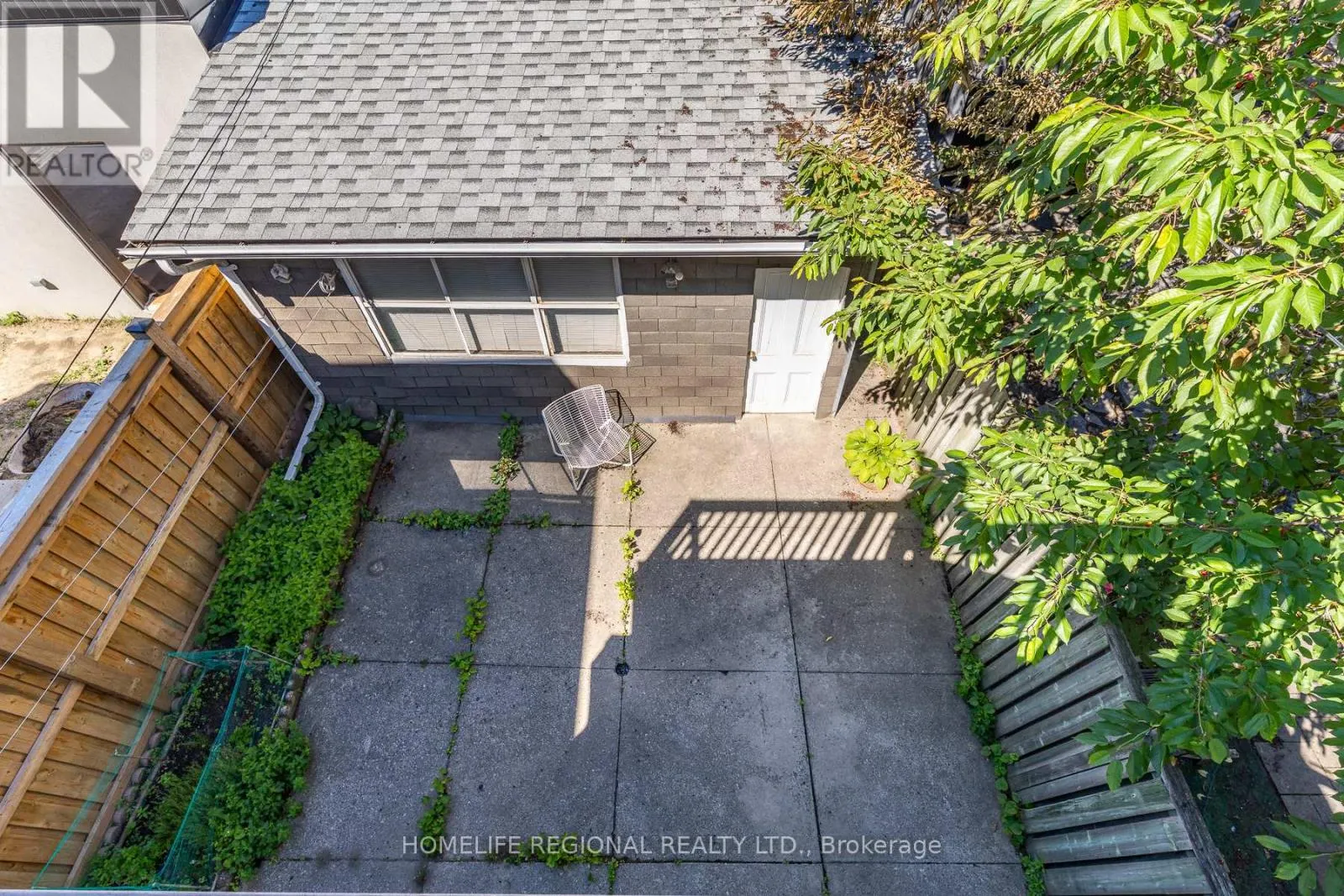 122 EMERSON AVENUE