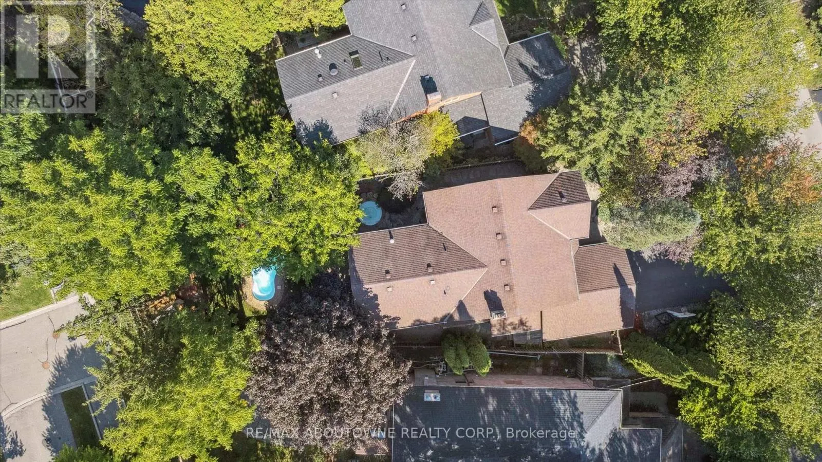 1194 QUEEN VICTORIA AVENUE
