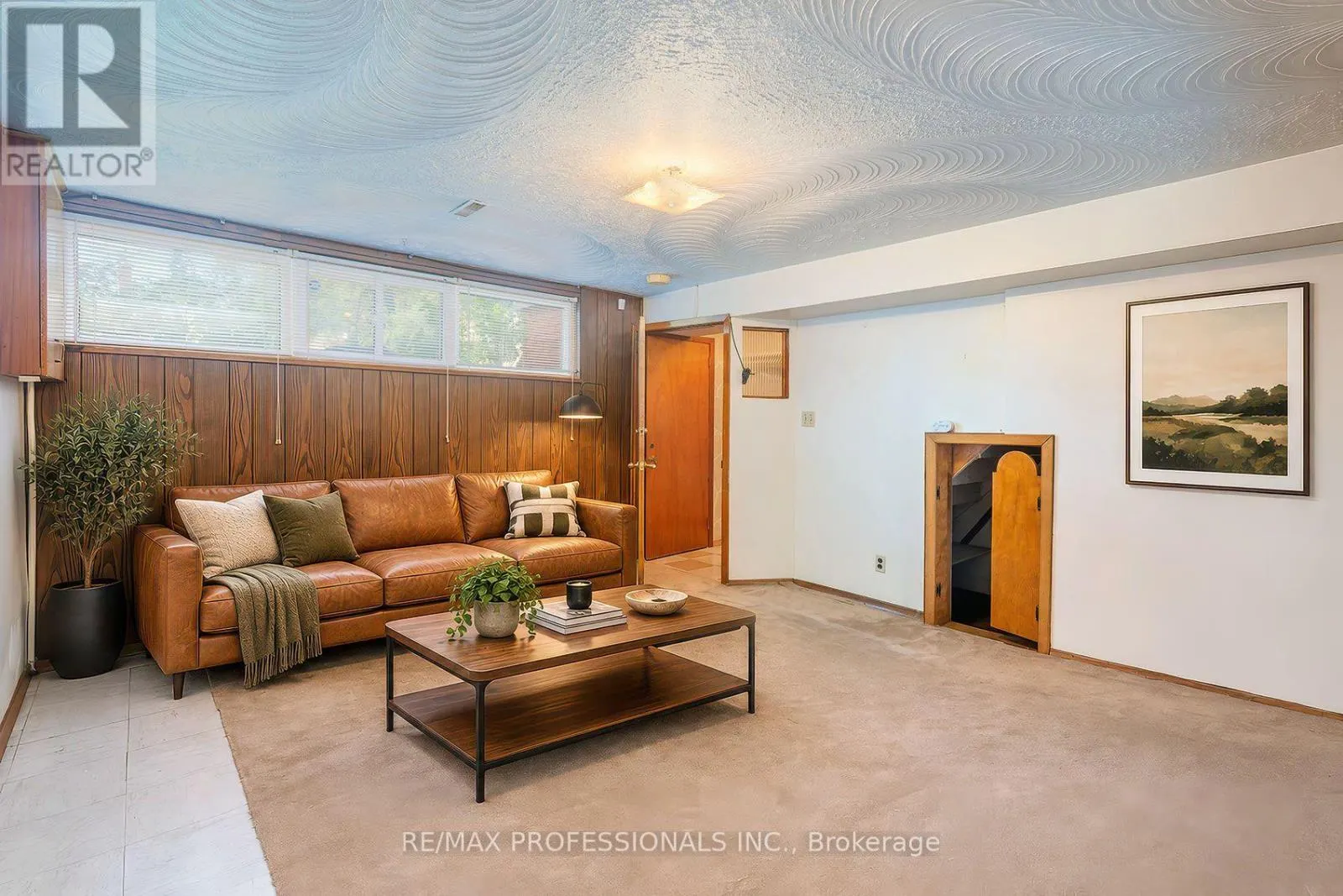 61 ROSEMEADE AVENUE