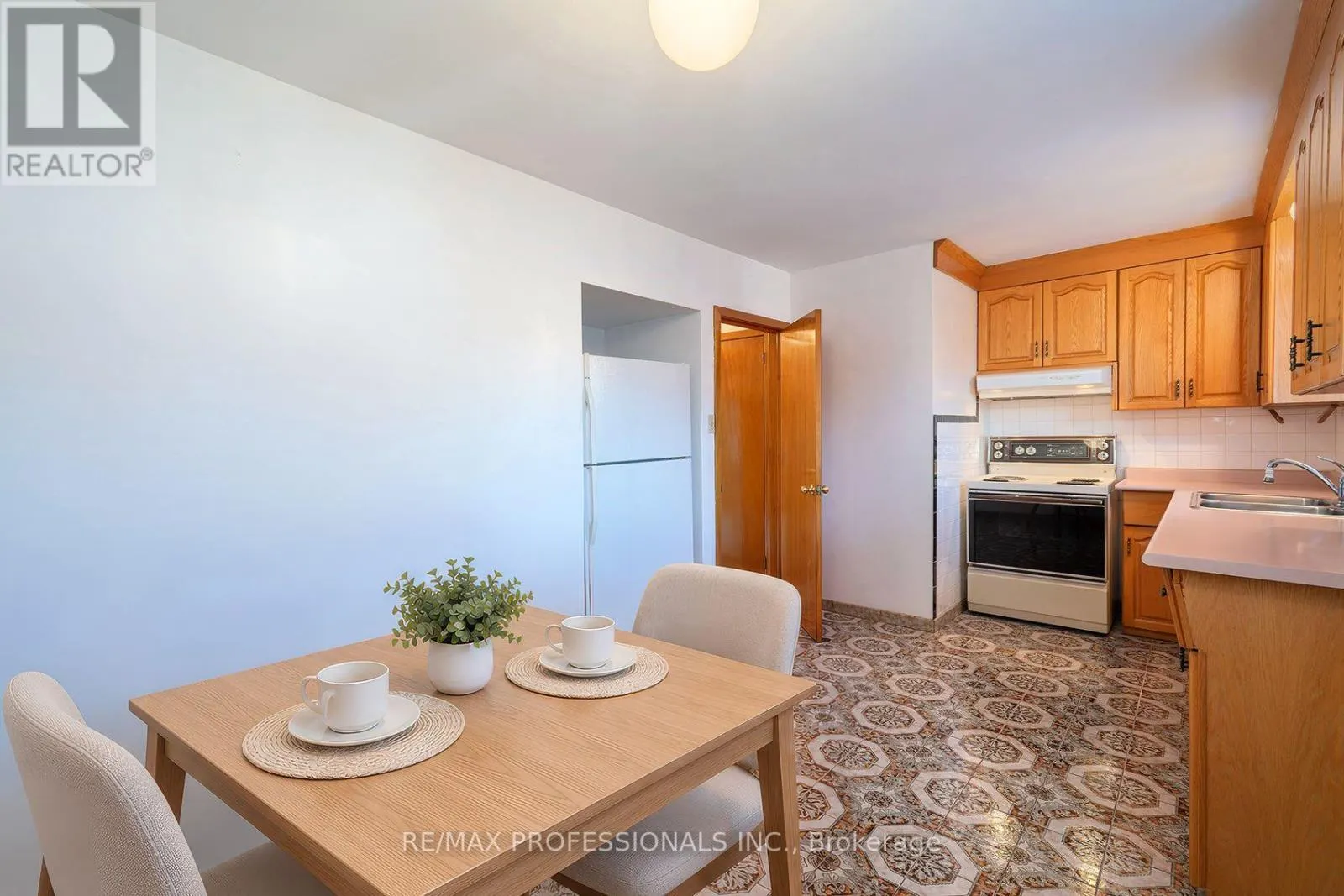 61 ROSEMEADE AVENUE