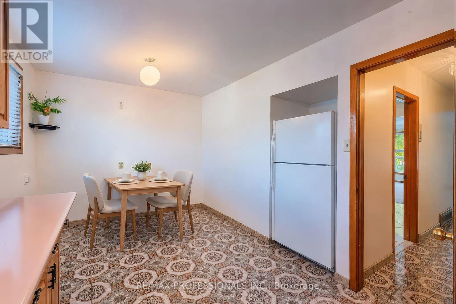 61 ROSEMEADE AVENUE