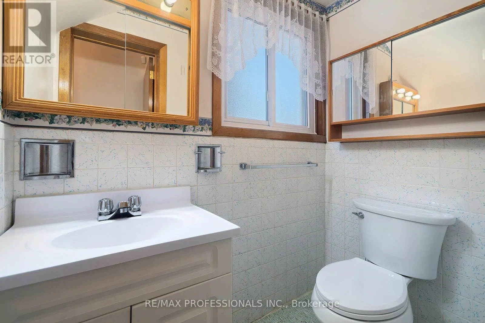 61 ROSEMEADE AVENUE