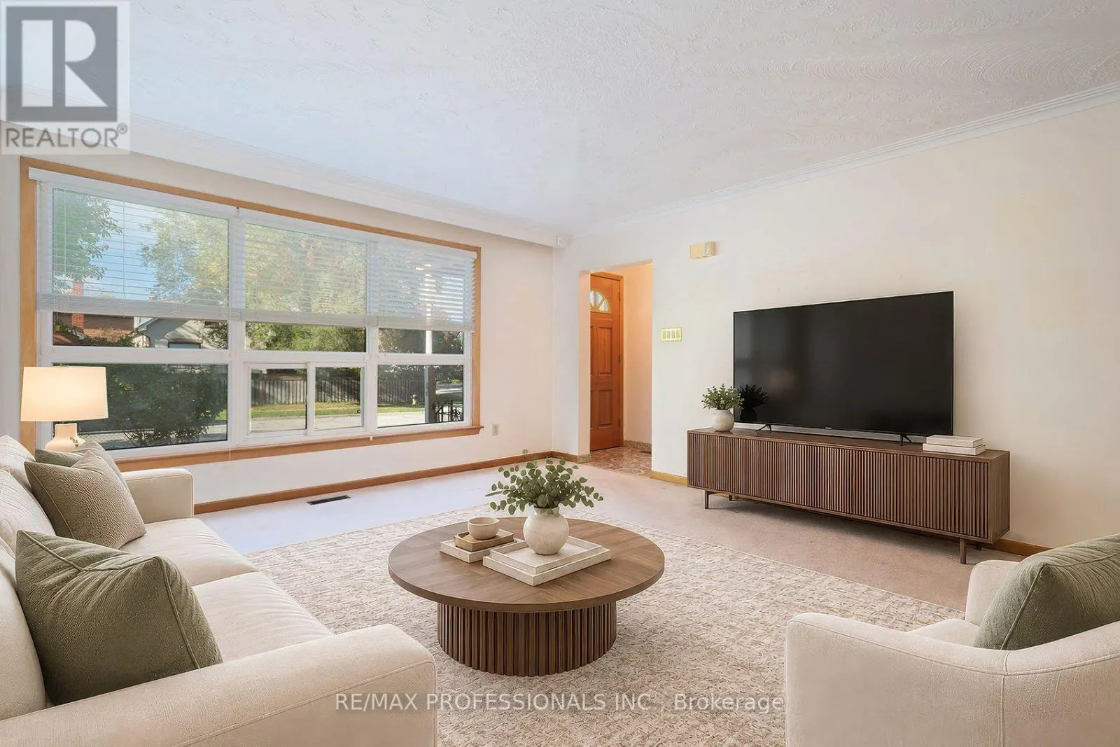 61 ROSEMEADE AVENUE