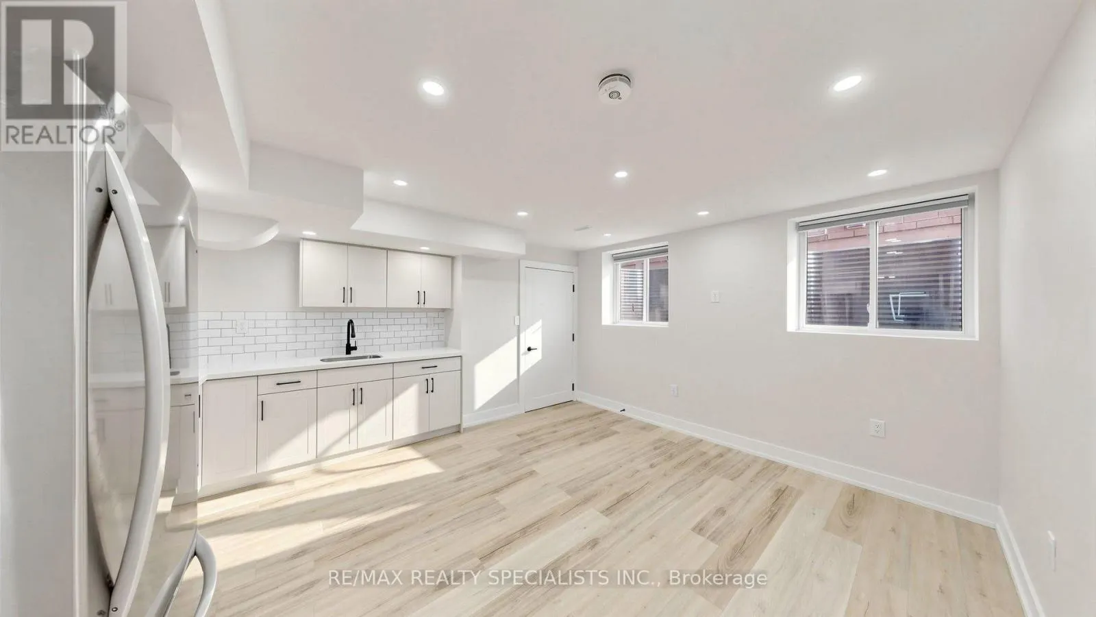 BSMT - 848 SUMAC CRESCENT