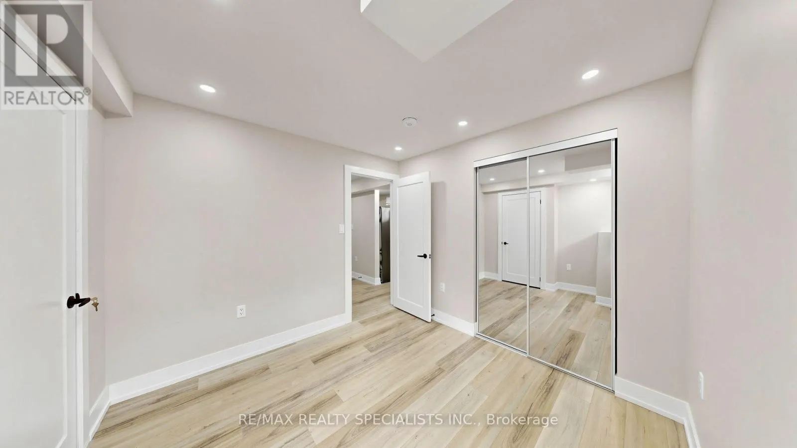 BSMT - 848 SUMAC CRESCENT