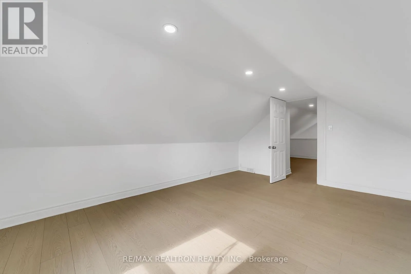 53 TWENTY FOURTH STREET